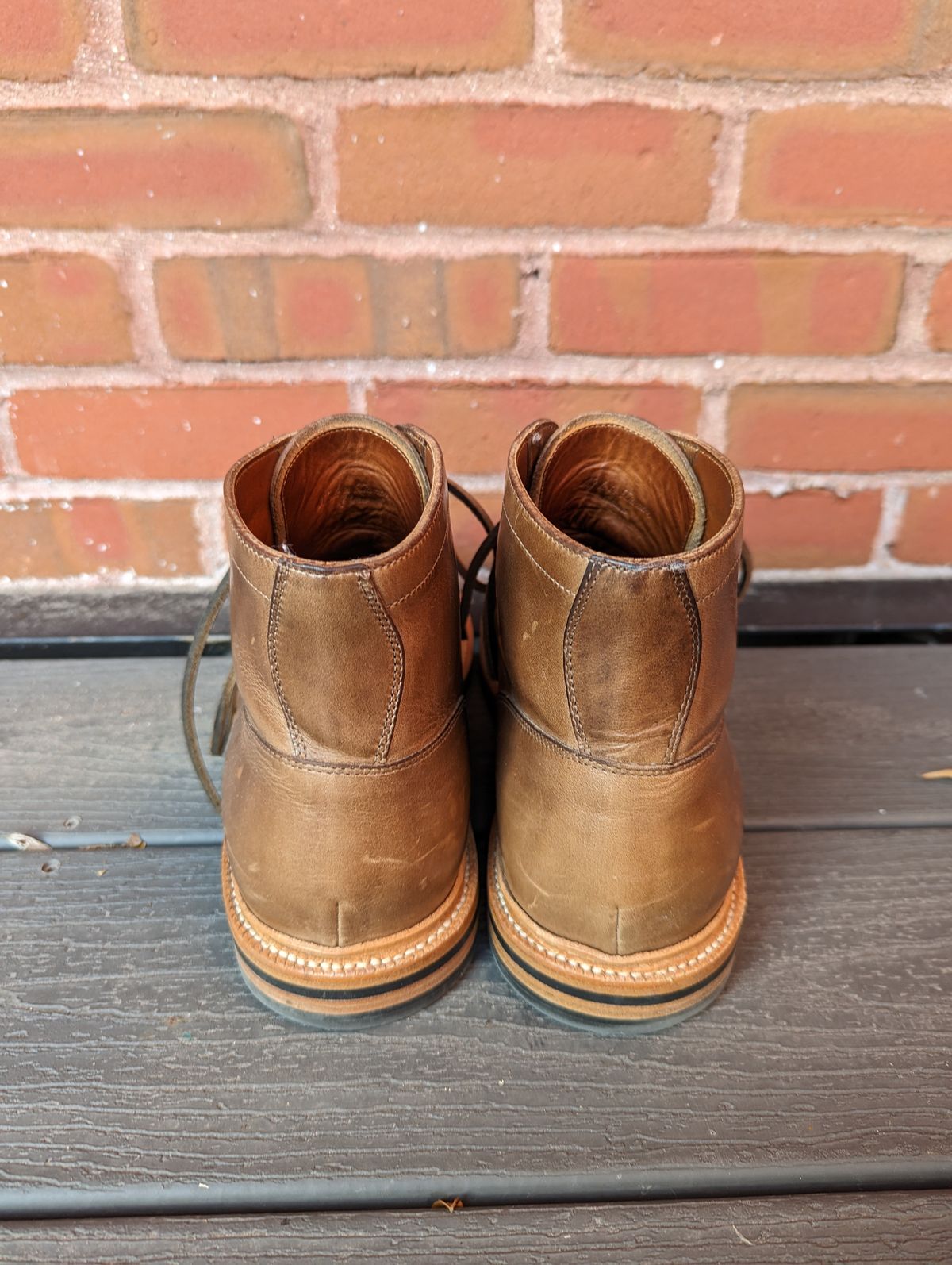 Photo by jwd on November 2, 2022 of the Grant Stone Diesel Boot in Horween Dune Chromexcel.