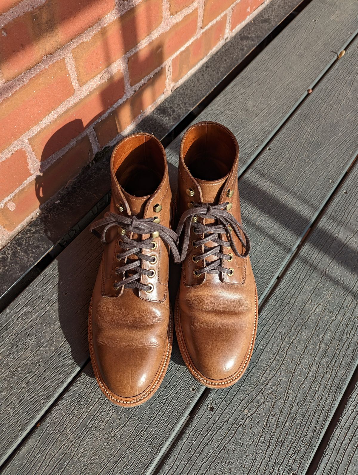 Photo by jwd on January 1, 2023 of the Grant Stone Diesel Boot in Horween Dune Chromexcel.