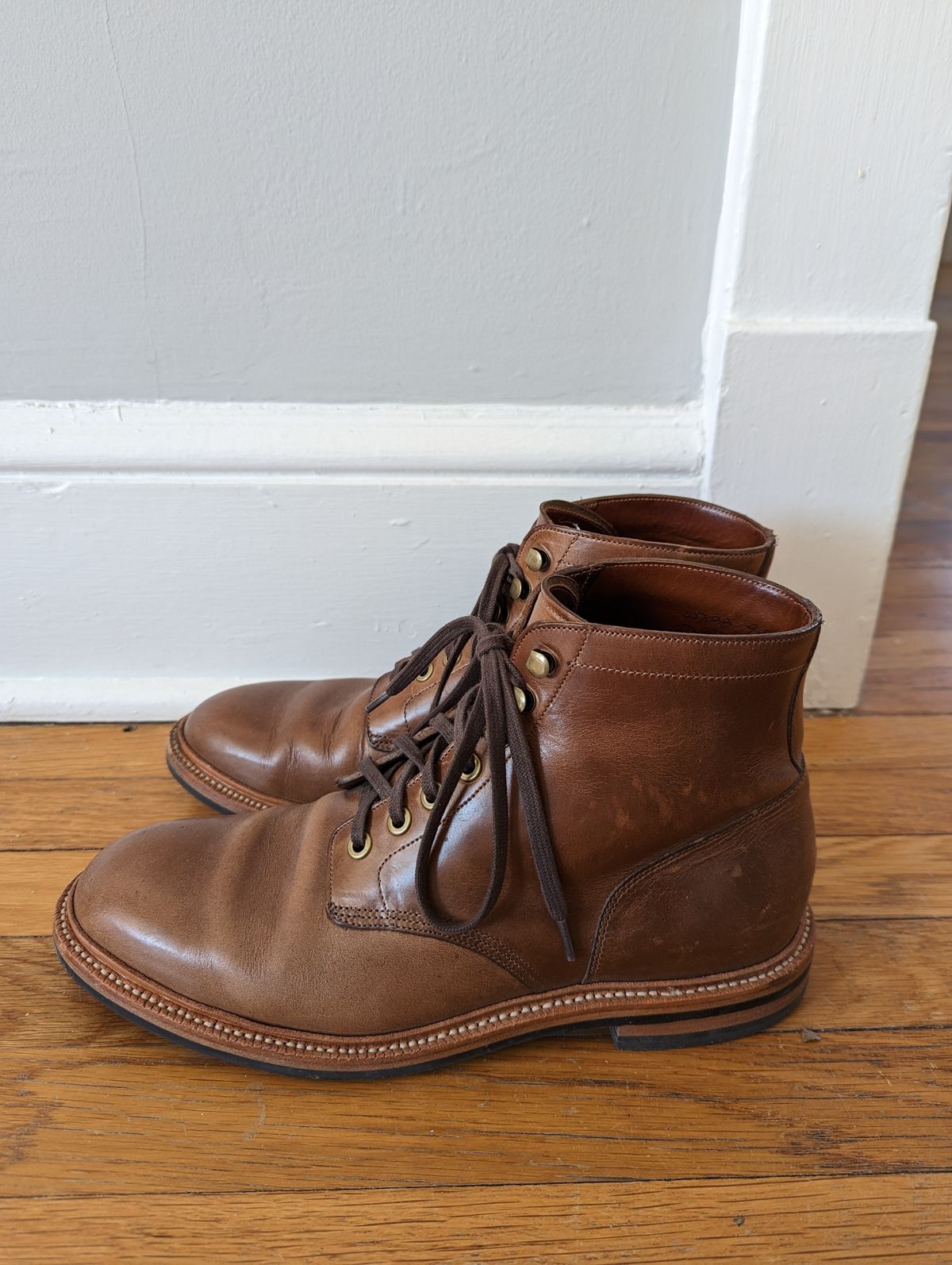 Photo by jwd on February 3, 2023 of the Grant Stone Diesel Boot in Horween Dune Chromexcel.