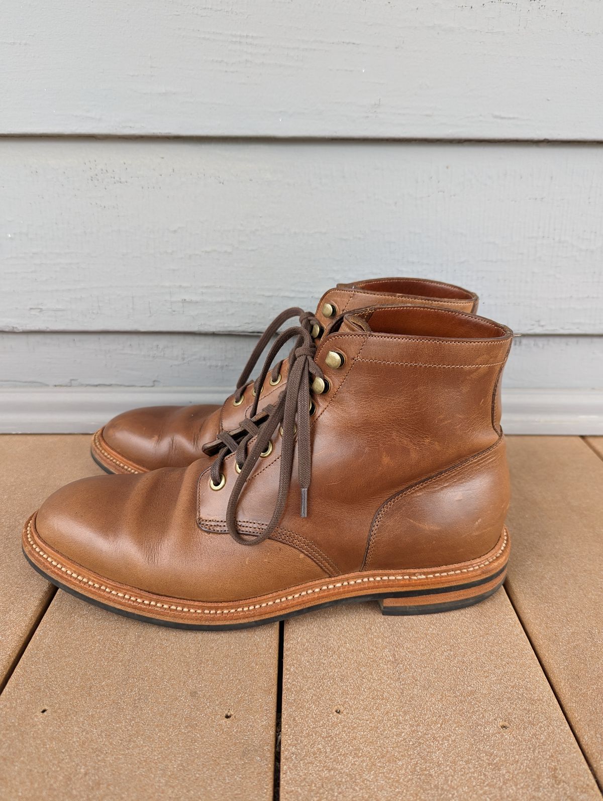 Photo by jwd on March 2, 2023 of the Grant Stone Diesel Boot in Horween Dune Chromexcel.