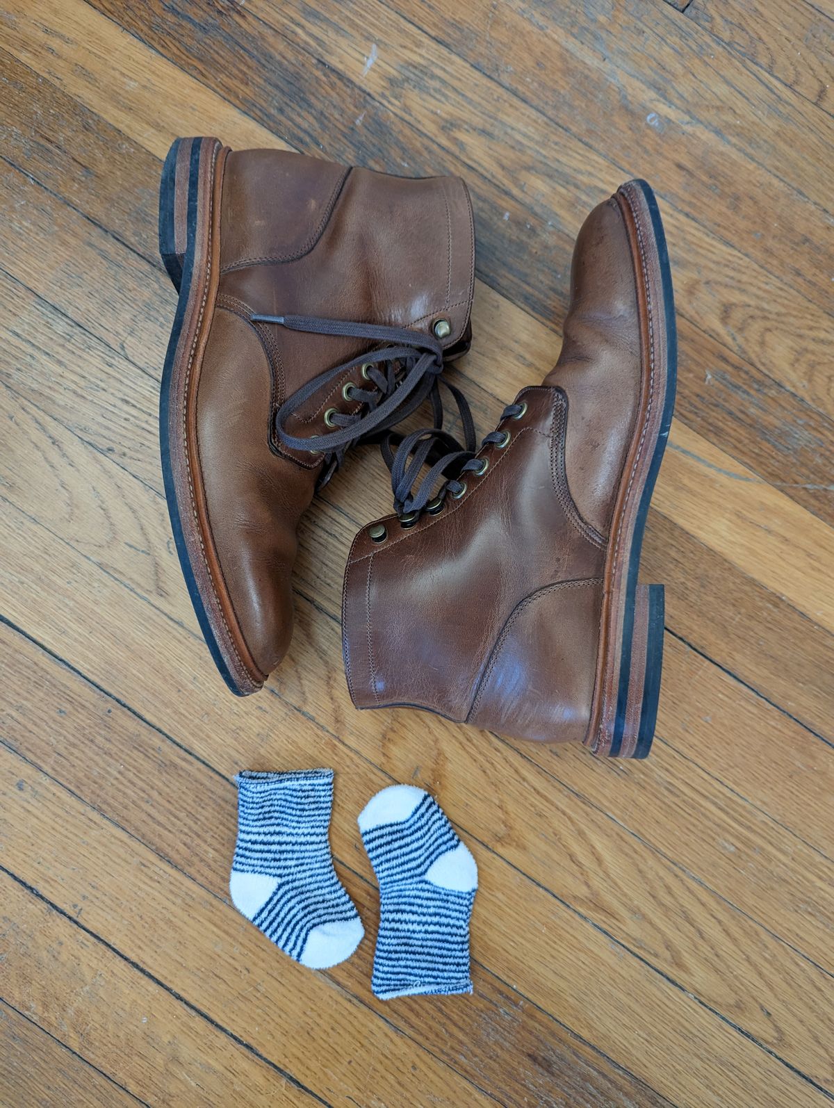 Photo by jwd on April 2, 2023 of the Grant Stone Diesel Boot in Horween Dune Chromexcel.