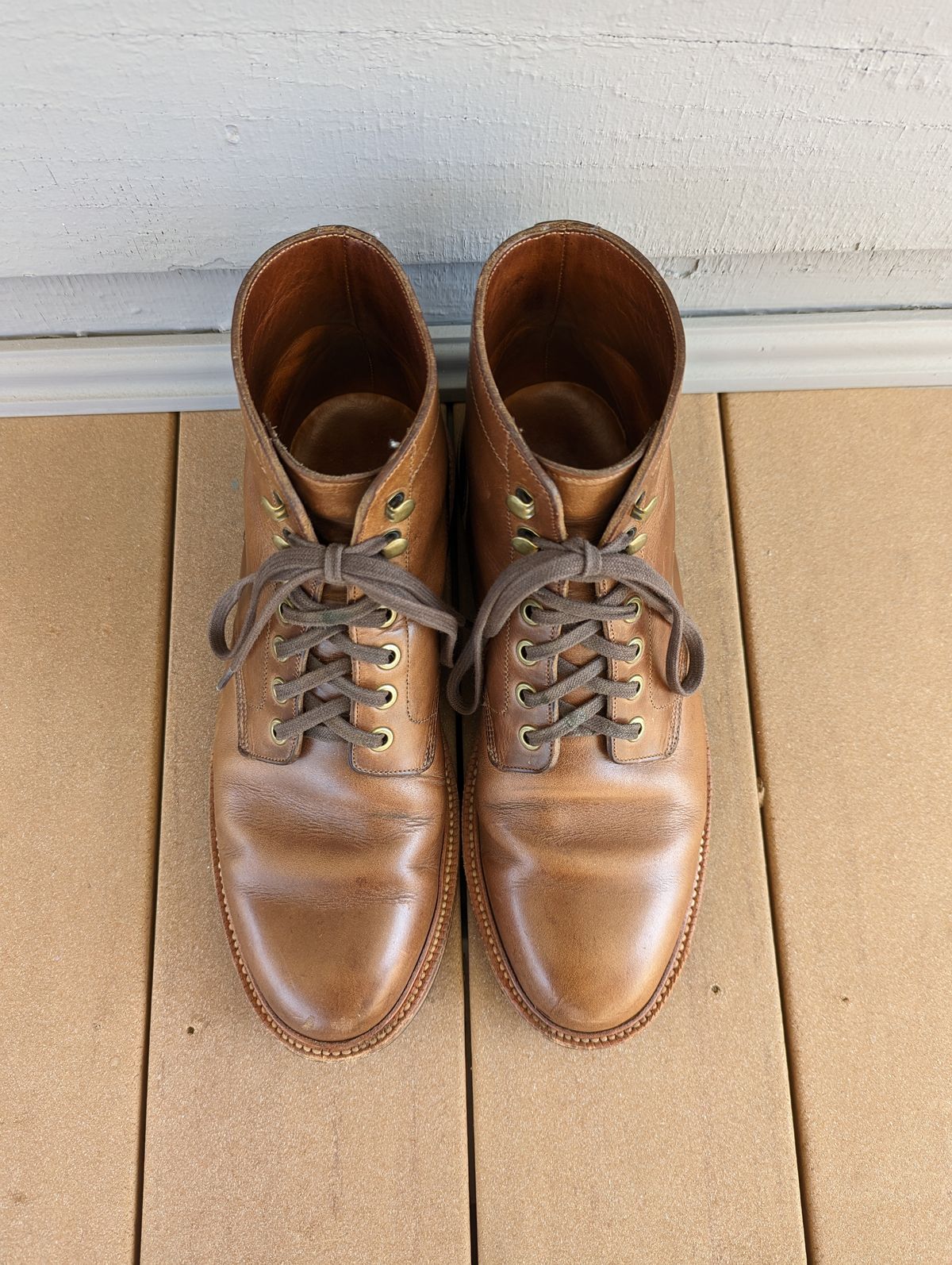 Photo by jwd on April 2, 2023 of the Grant Stone Diesel Boot in Horween Dune Chromexcel.