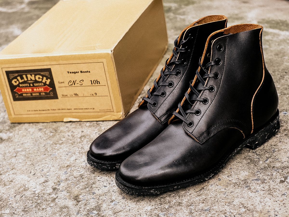Photo by chaubui86 on October 4, 2022 of the Clinch Yeager Boots in Black-Overdyed Horsebutt.
