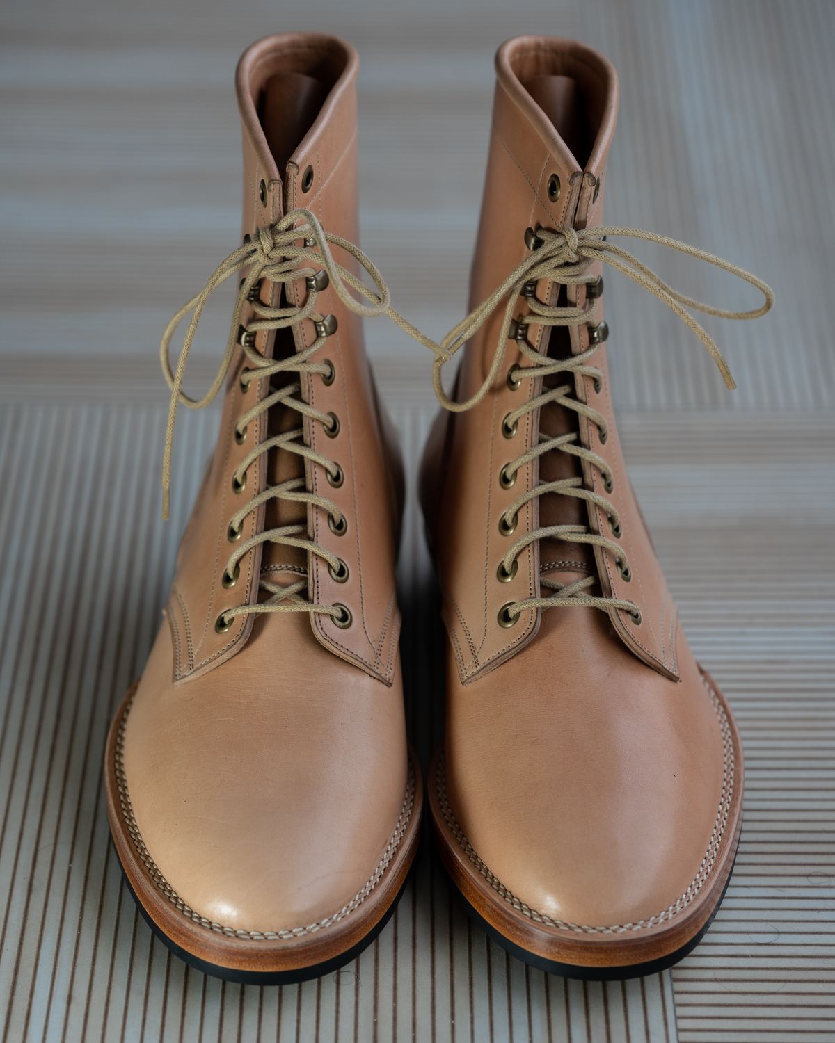 Photo by aj2603 on October 1, 2022 of the Onderhoud SVC02 Packer Boot in Shinki Natural Oiled Horsebutt.