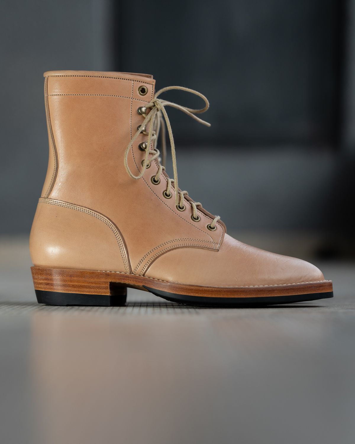 Photo by aj2603 on October 1, 2022 of the Onderhoud SVC02 Packer Boot in Shinki Natural Oiled Horsebutt.