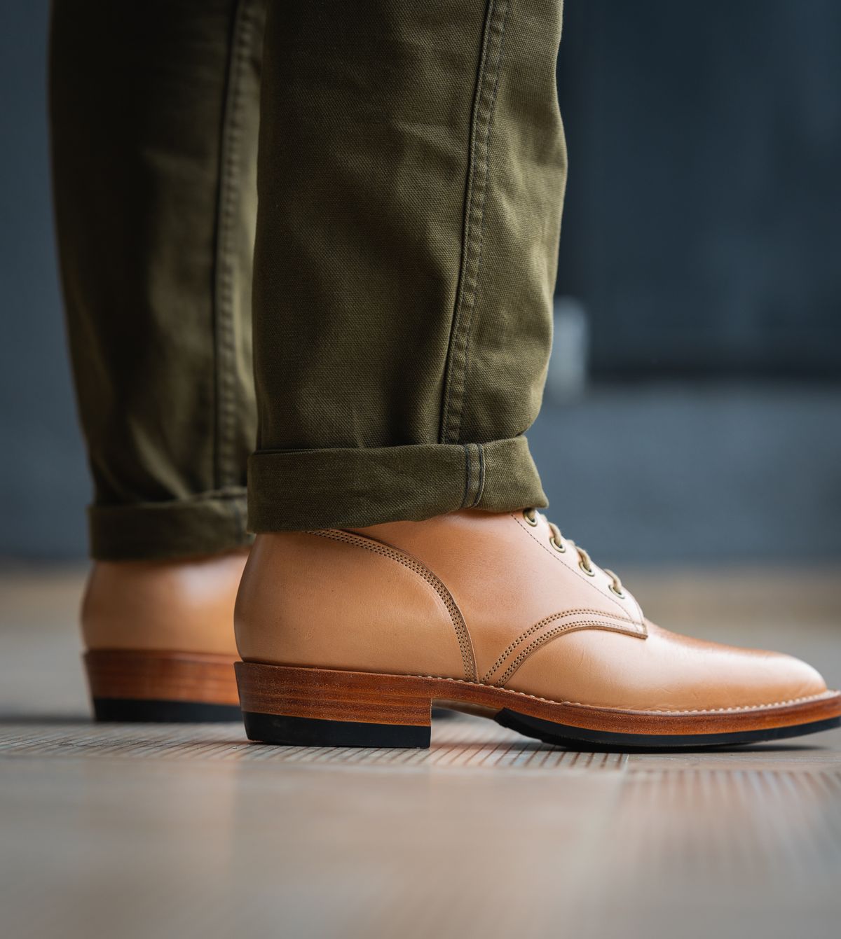 Photo by aj2603 on October 6, 2022 of the Onderhoud SVC02 Packer Boot in Shinki Natural Oiled Horsebutt.
