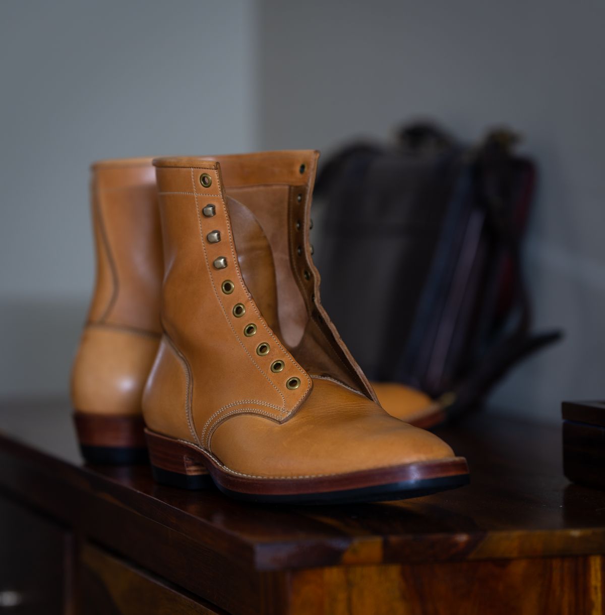 Photo by aj2603 on December 1, 2022 of the Onderhoud SVC02 Packer Boot in Shinki Natural Oiled Horsebutt.