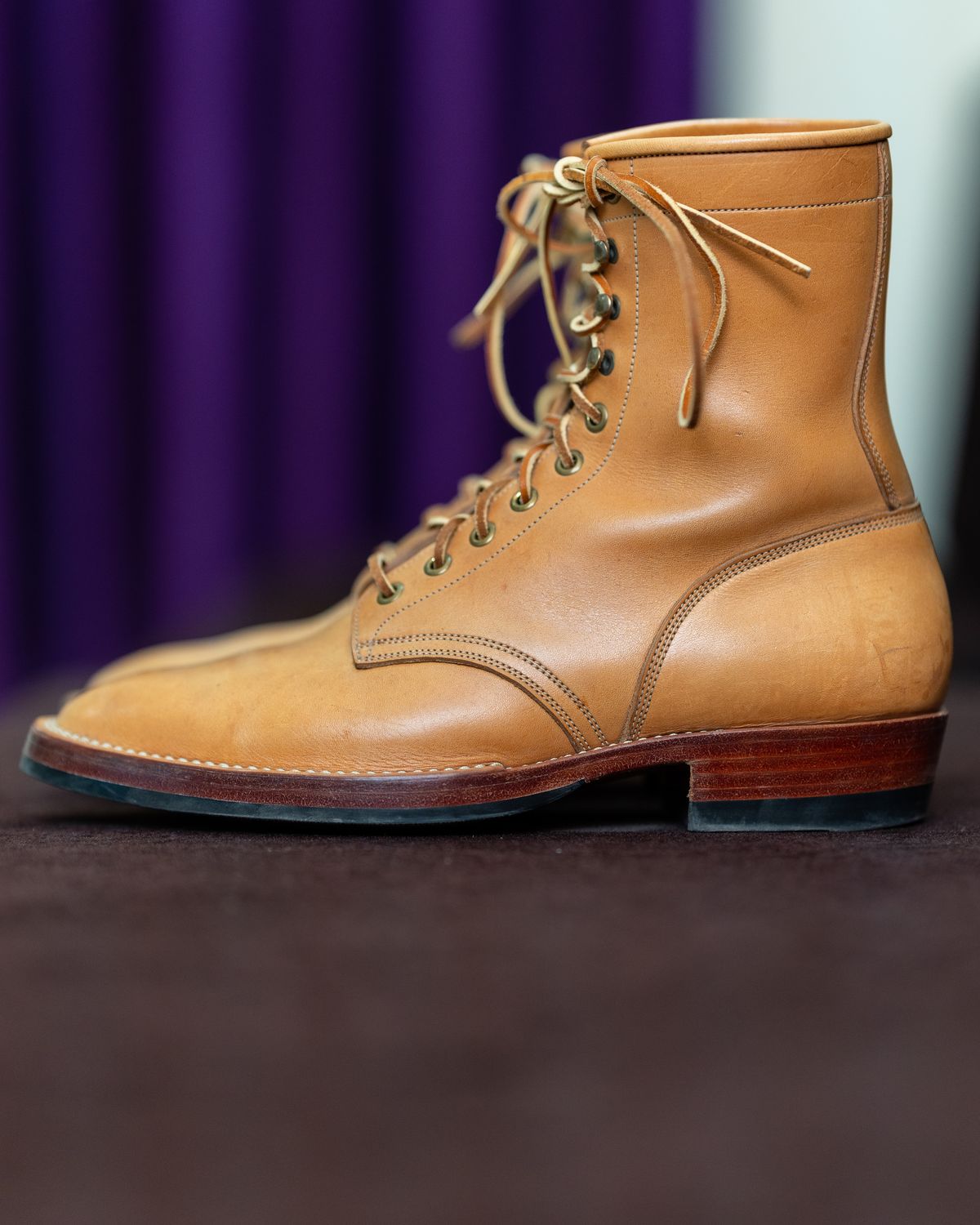 Photo by aj2603 on March 1, 2023 of the Onderhoud SVC02 Packer Boot in Shinki Natural Oiled Horsebutt.