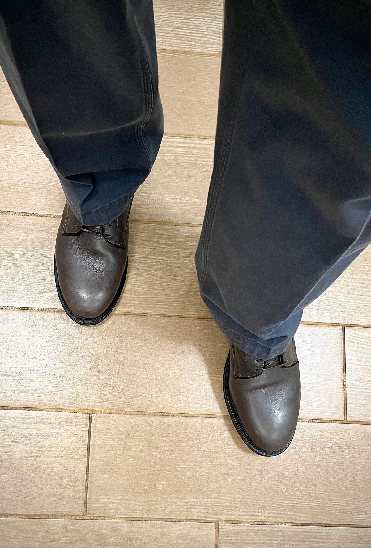 Photo by Nuc on November 12, 2023 of the Viberg Derby Shoe in C.F. Stead Winter Smoke Classic Calf.