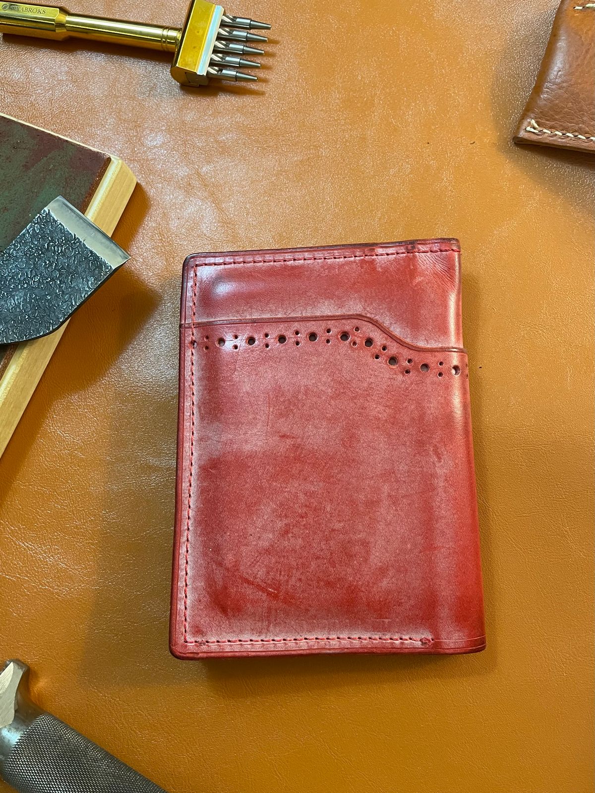 Photo by Nuc on November 3, 2025 of the Home made Full pocket wallet in La Bretagna Marlboro Ghost.