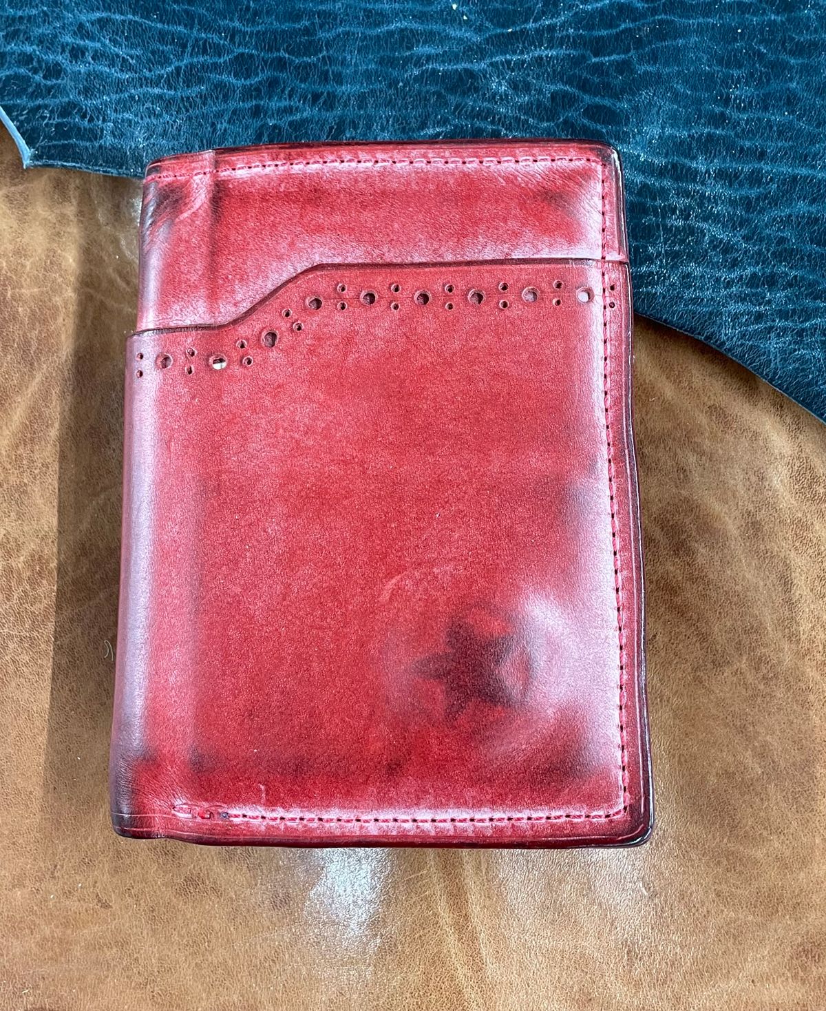 Photo by Nuc on January 3, 2026 of the Home made Full pocket wallet in La Bretagna Marlboro Ghost.