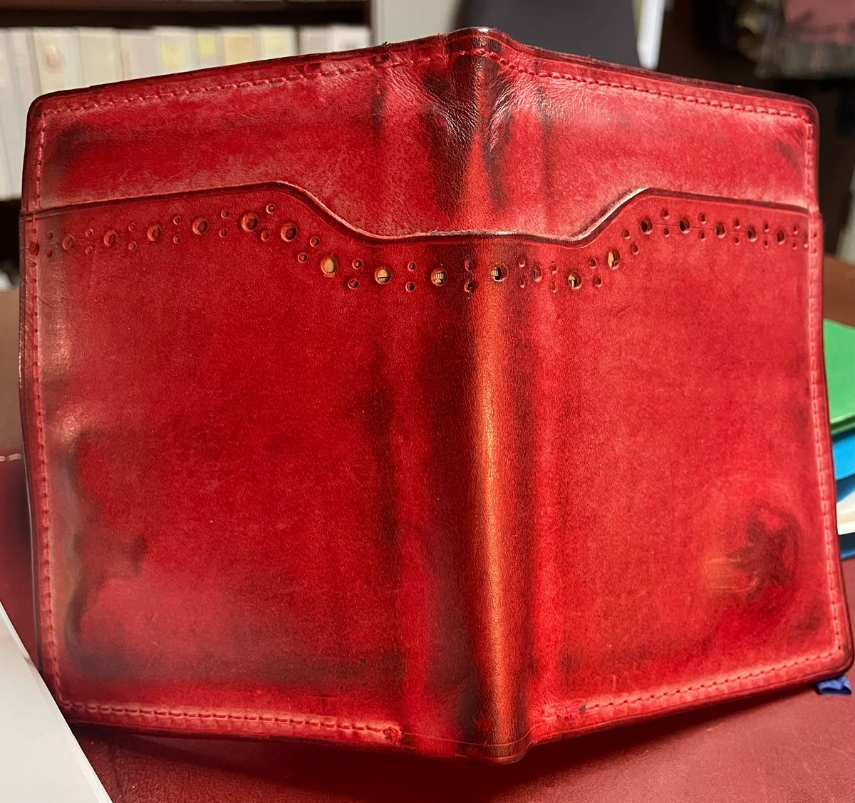 Photo by Nuc on February 3, 2026 of the Home made Full pocket wallet in La Bretagna Marlboro Ghost.