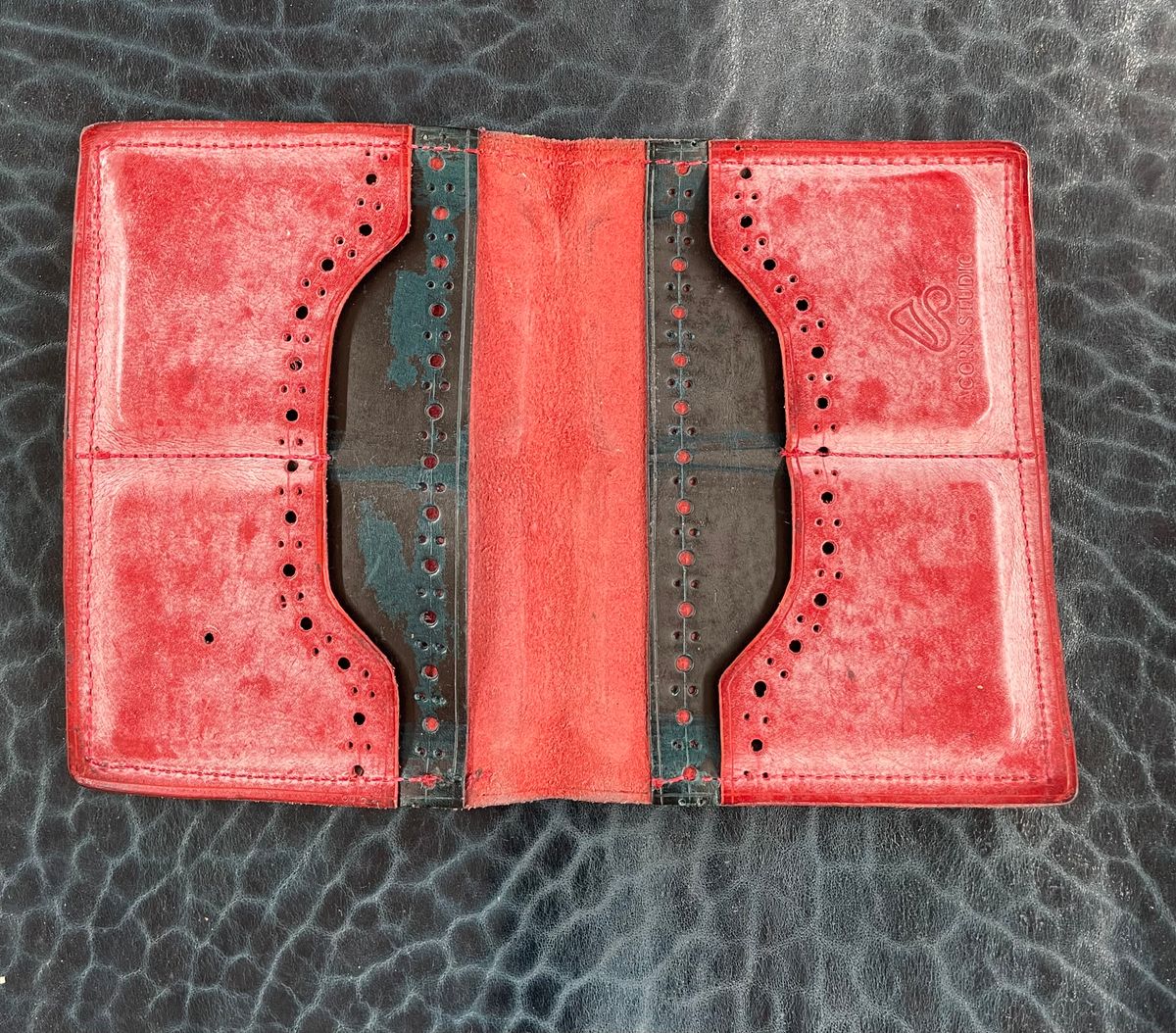 Photo by Nuc on March 2, 2026 of the Home made Full pocket wallet in La Bretagna Marlboro Ghost.