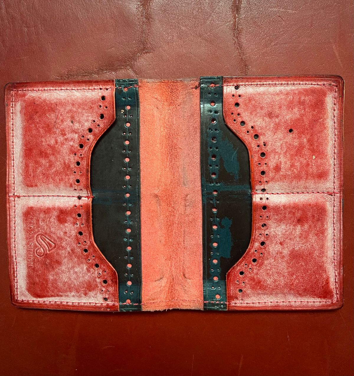 Photo by Nuc on April 1, 2026 of the Home made Full pocket wallet in La Bretagna Marlboro Ghost.