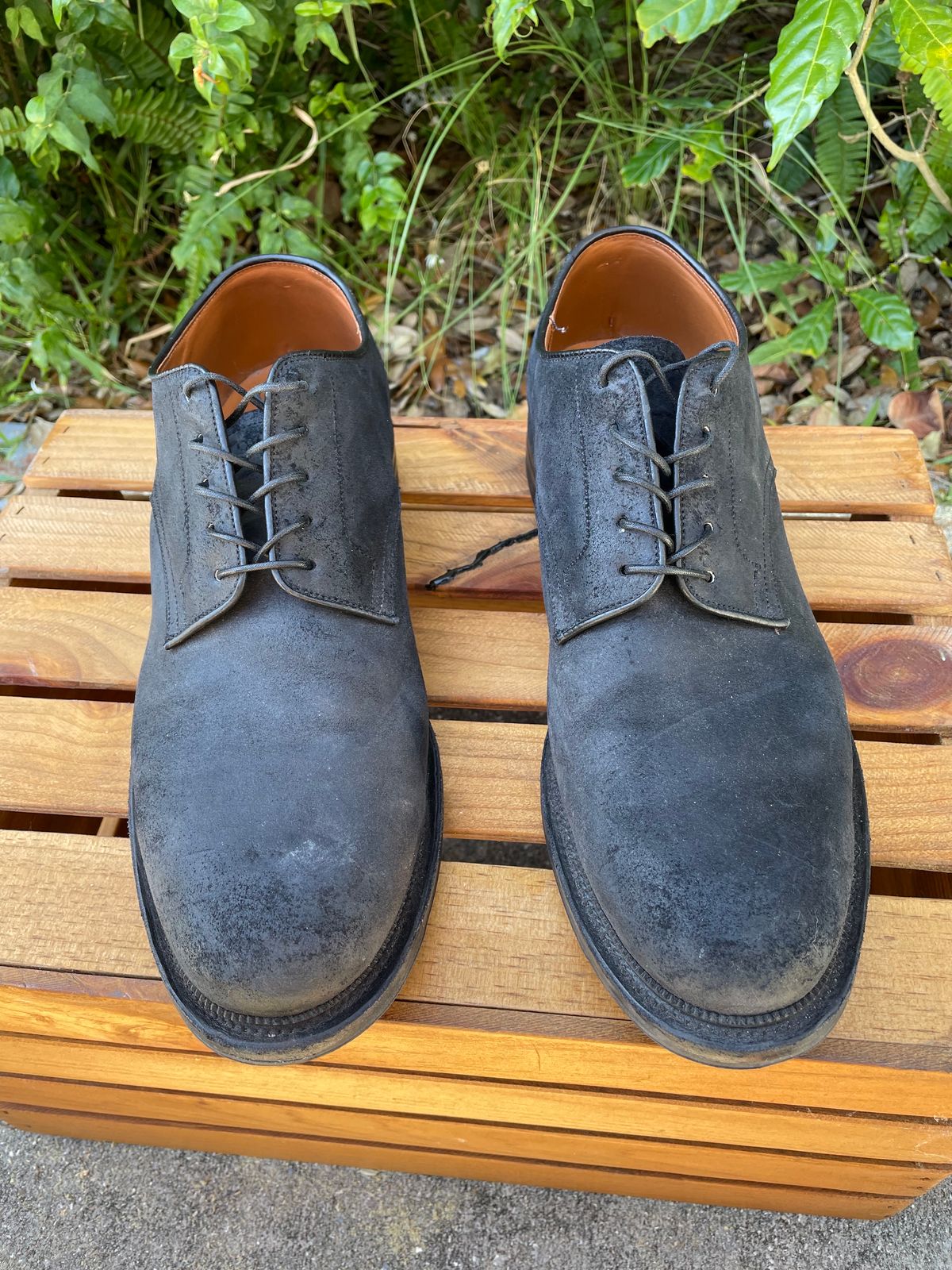 Photo by Nuc on February 2, 2024 of the Viberg Rockland Blucher in C.F. Stead Black Waxy Commander Suede.