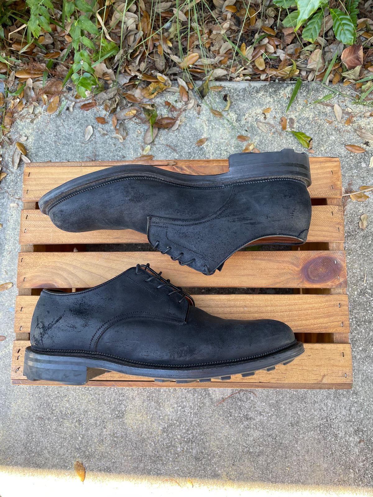 Photo by Nuc on February 2, 2024 of the Viberg Rockland Blucher in C.F. Stead Black Waxy Commander Suede.