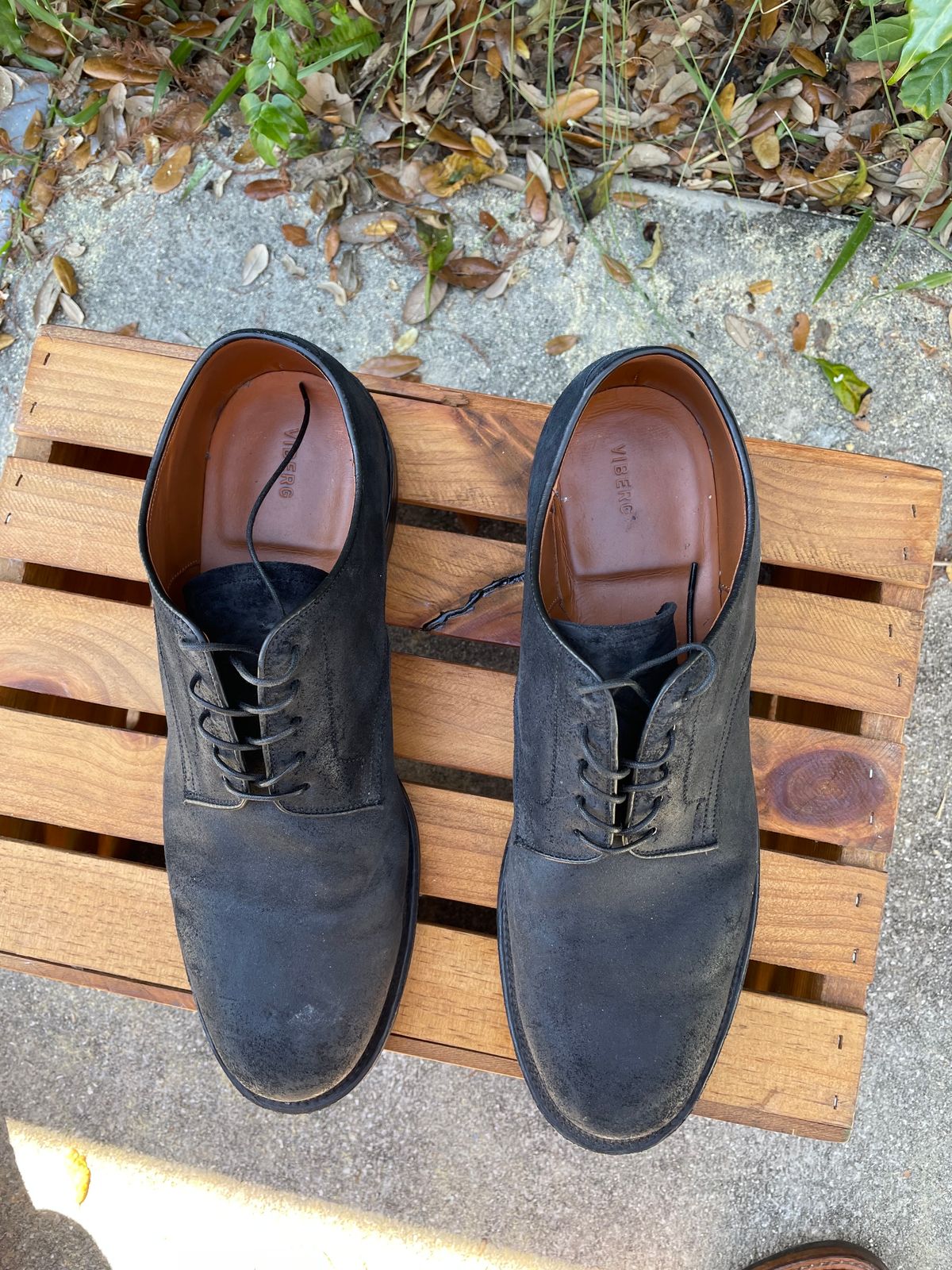 Photo by Nuc on February 2, 2024 of the Viberg Rockland Blucher in C.F. Stead Black Waxy Commander Suede.