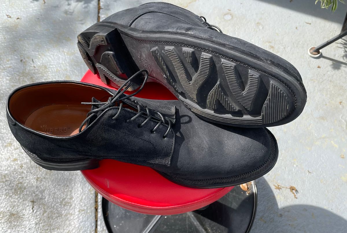 Photo by Nuc on March 5, 2024 of the Viberg Rockland Blucher in C.F. Stead Black Waxy Commander Suede.