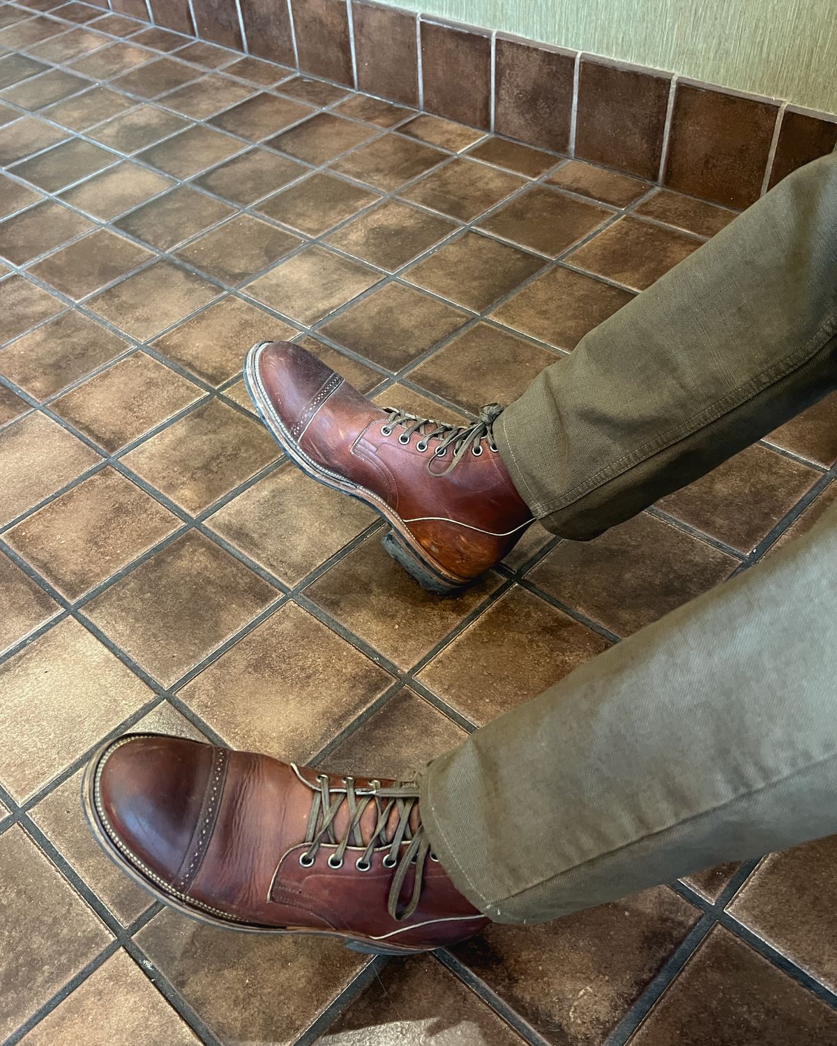 Photo by stuntman on May 13, 2024 of the Viberg Service Boot in Horween Saddle Tan Chromepak.