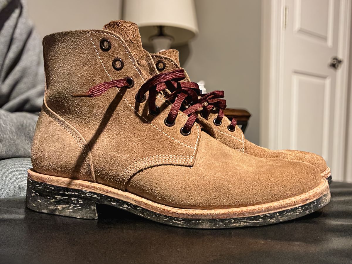Photo by stuntman on January 5, 2024 of the Oak Street Bootmakers Field Boot in Horween Natural Chromexcel Roughout.