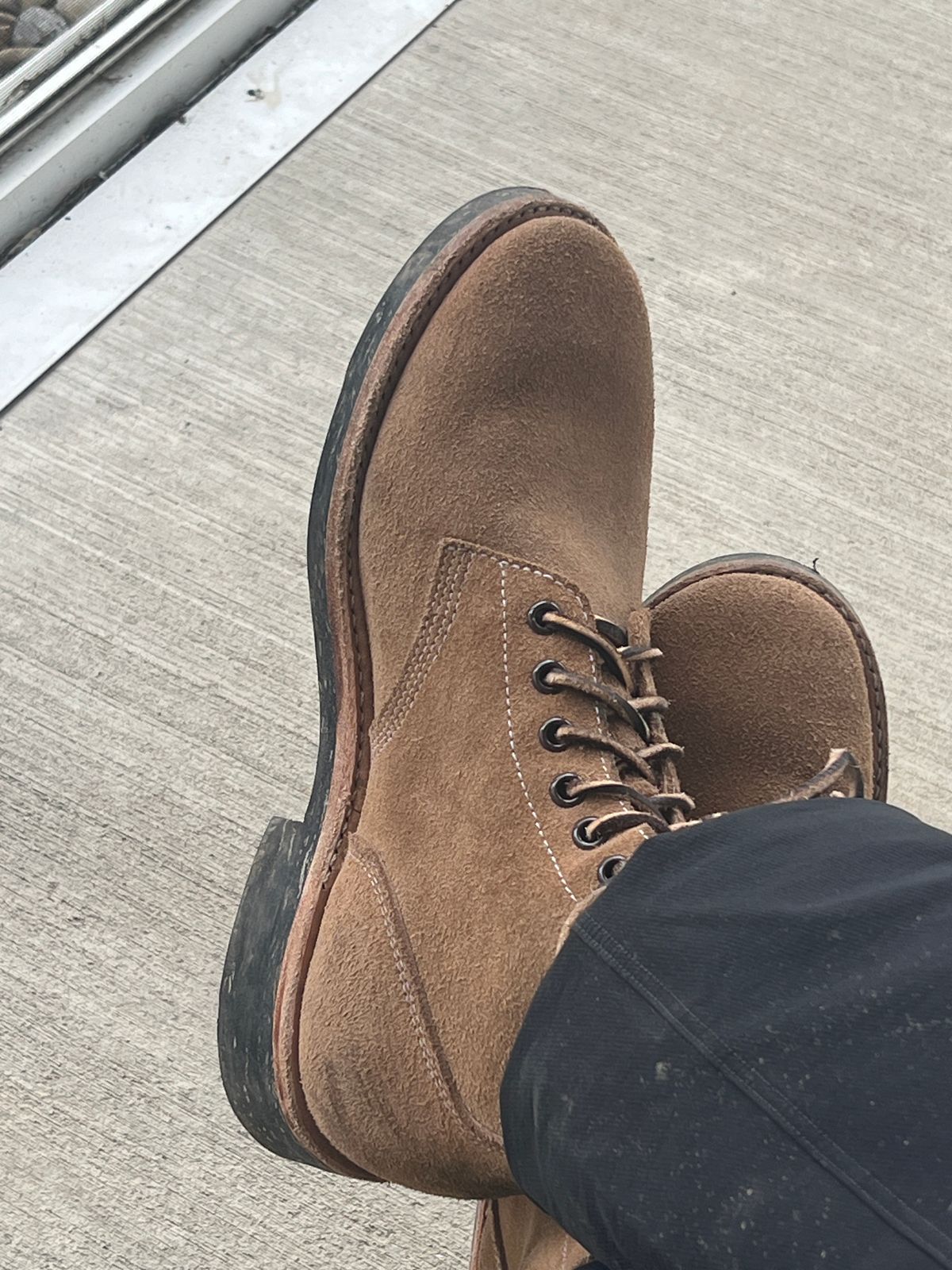 Photo by stuntman on March 17, 2024 of the Oak Street Bootmakers Field Boot in Horween Natural Chromexcel Roughout.