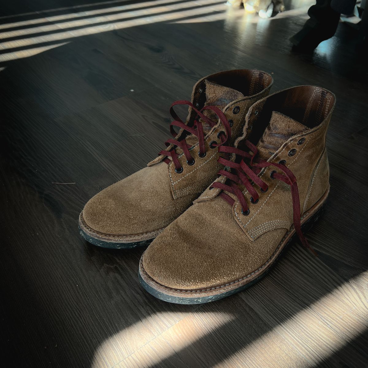 Photo by stuntman on November 17, 2024 of the Oak Street Bootmakers Field Boot in Horween Natural Chromexcel Roughout.