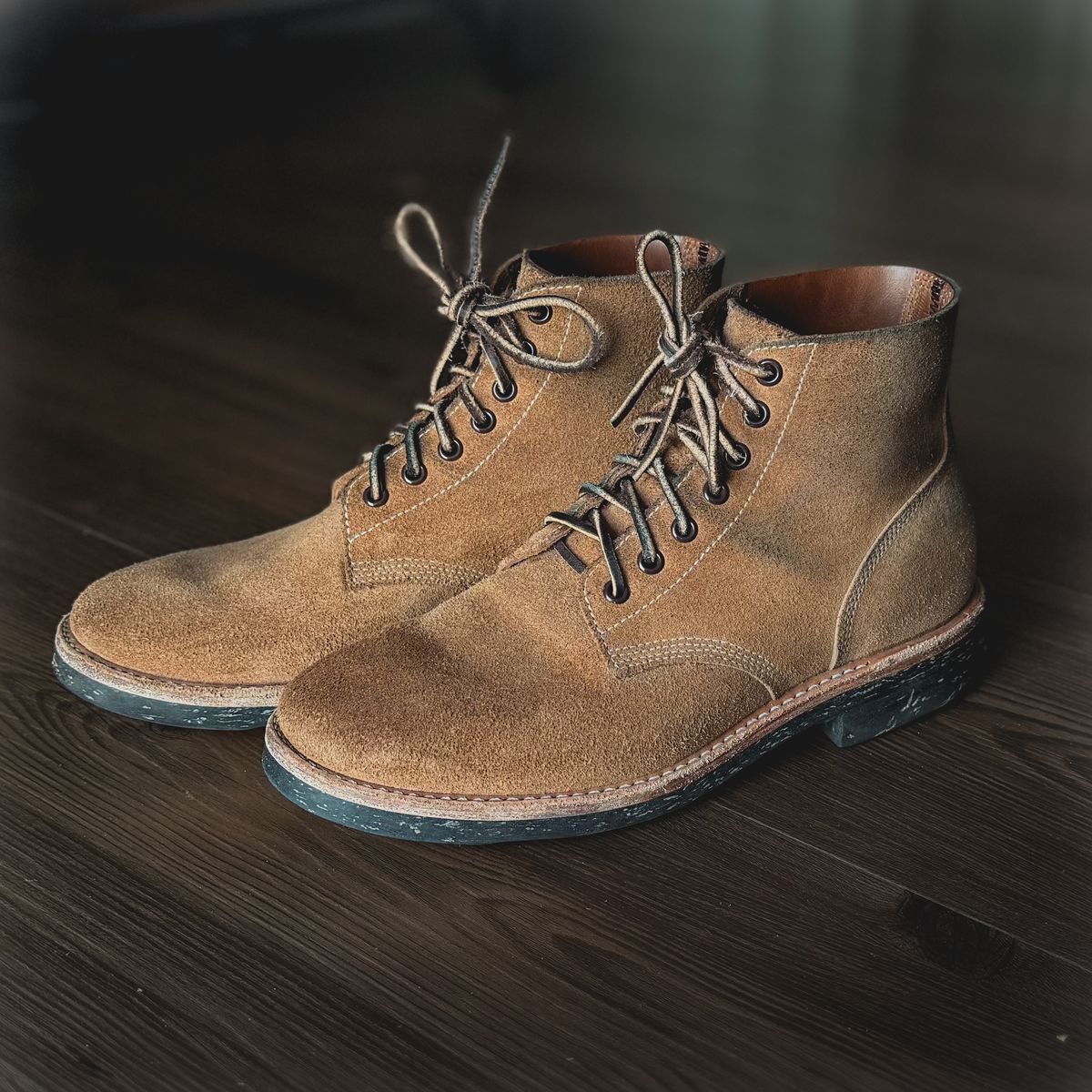 Photo by stuntman on January 8, 2025 of the Oak Street Bootmakers Field Boot in Horween Natural Chromexcel Roughout.