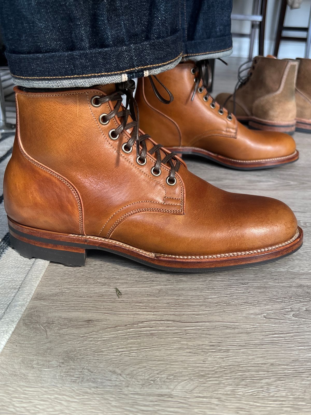 Photo by stuntman on October 11, 2023 of the Viberg Service Boot in Shinki Cognac Latigo Horsehide.