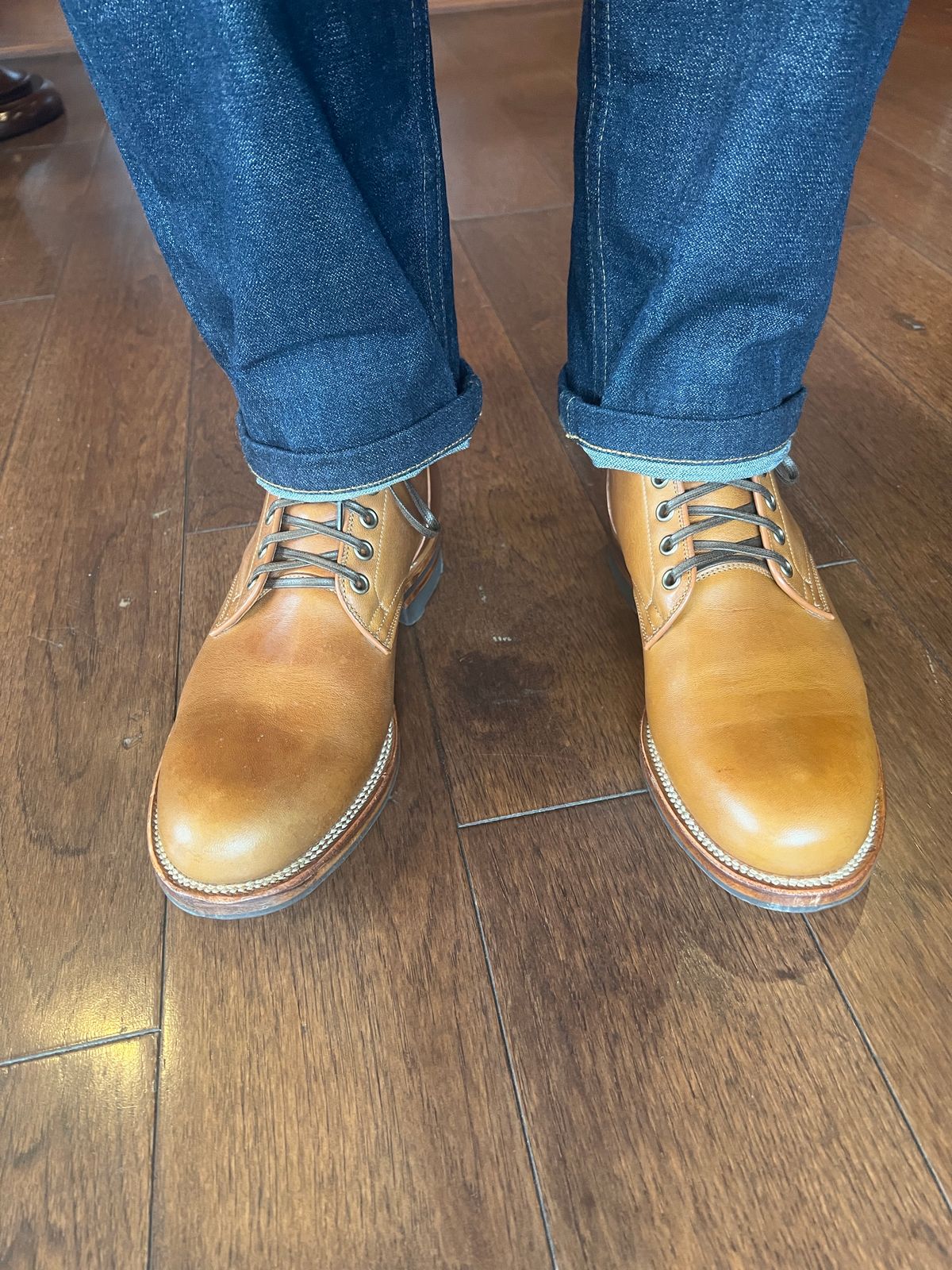Photo by stuntman on October 11, 2023 of the Viberg Service Boot in Shinki Cognac Latigo Horsehide.