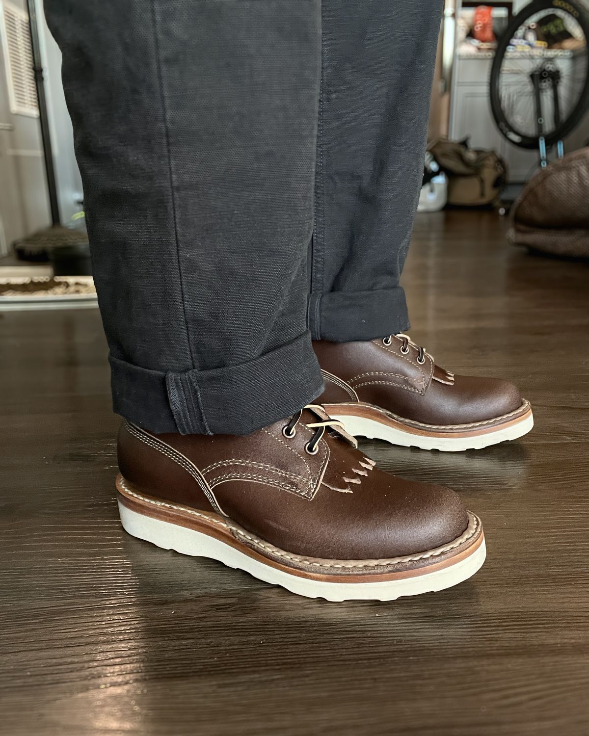 Photo by stuntman on November 27, 2024 of the White's 350 Cruiser in Horween Natural Waxed Flesh.