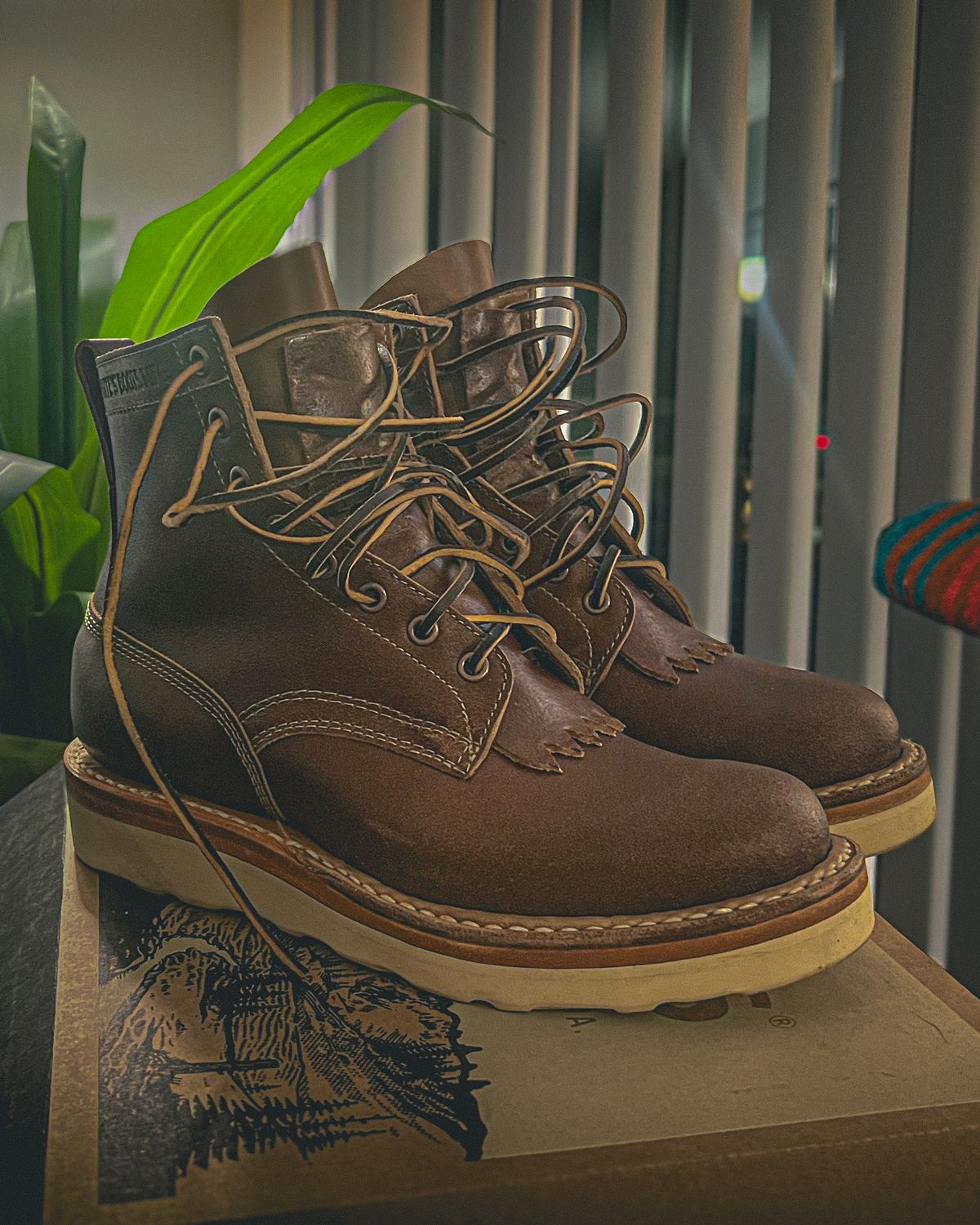 Photo by stuntman on November 27, 2024 of the White's 350 Cruiser in Horween Natural Waxed Flesh.