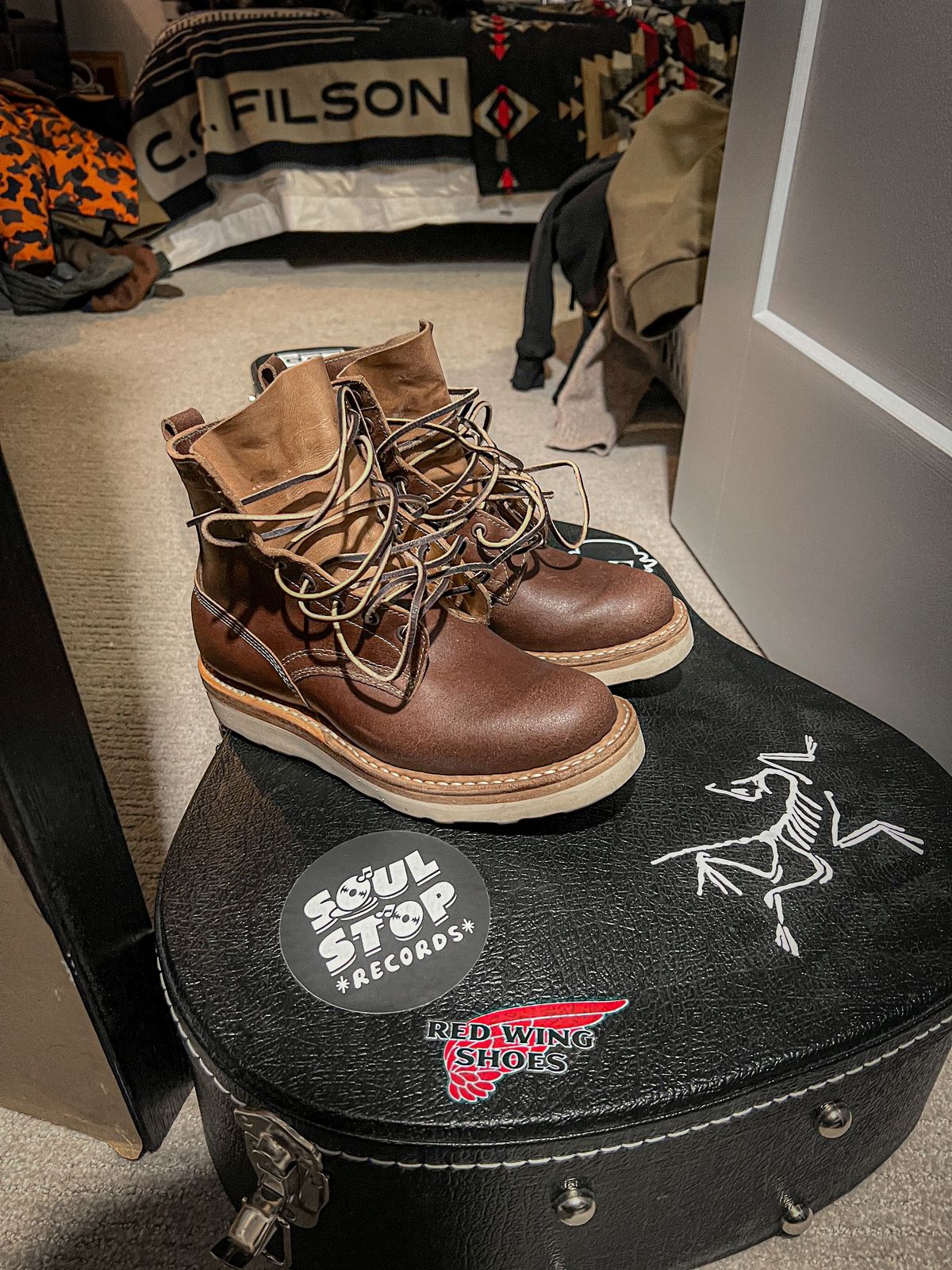 Photo by stuntman on December 11, 2024 of the White's 350 Cruiser in Horween Natural Waxed Flesh.