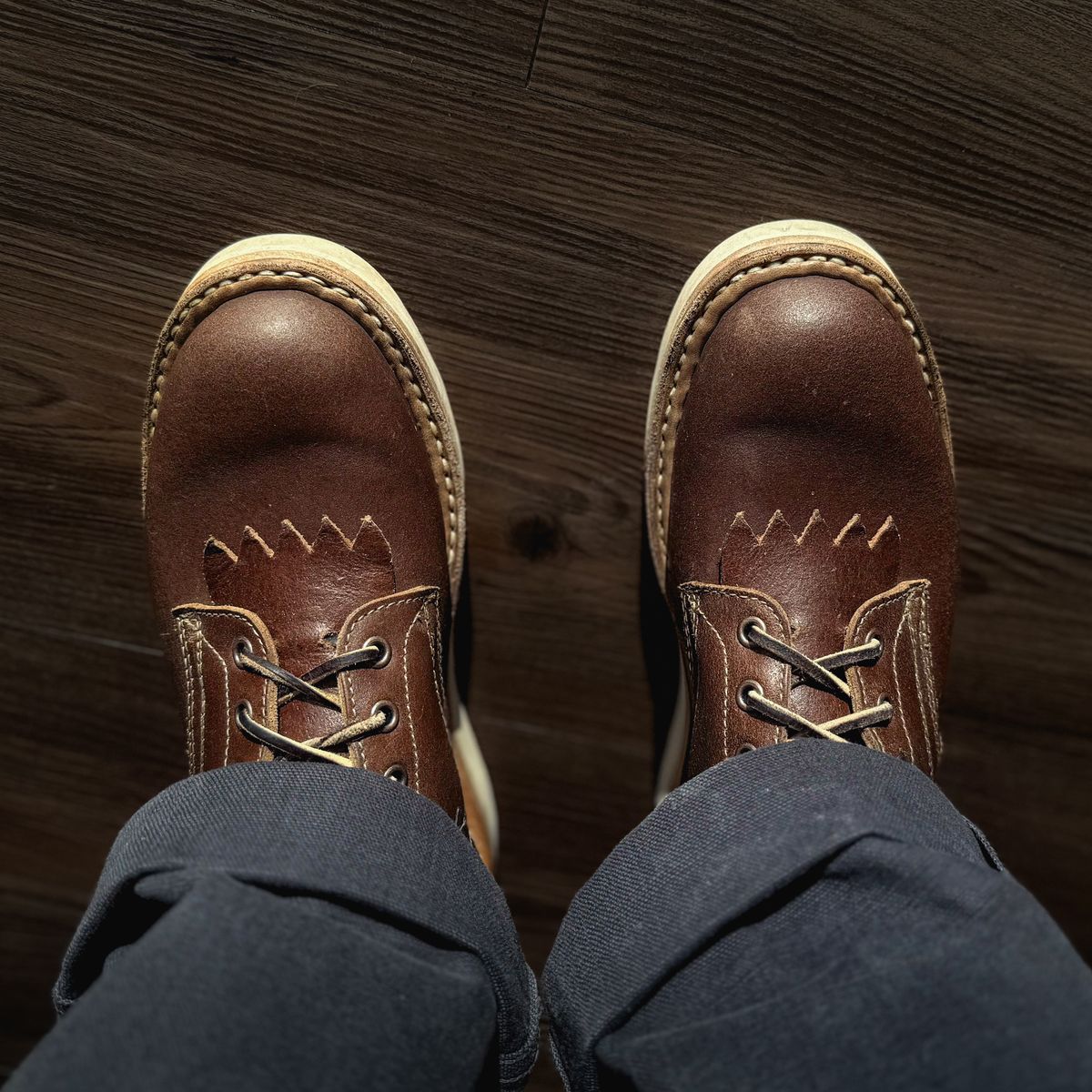 Photo by stuntman on January 22, 2025 of the White's 350 Cruiser in Horween Natural Waxed Flesh.