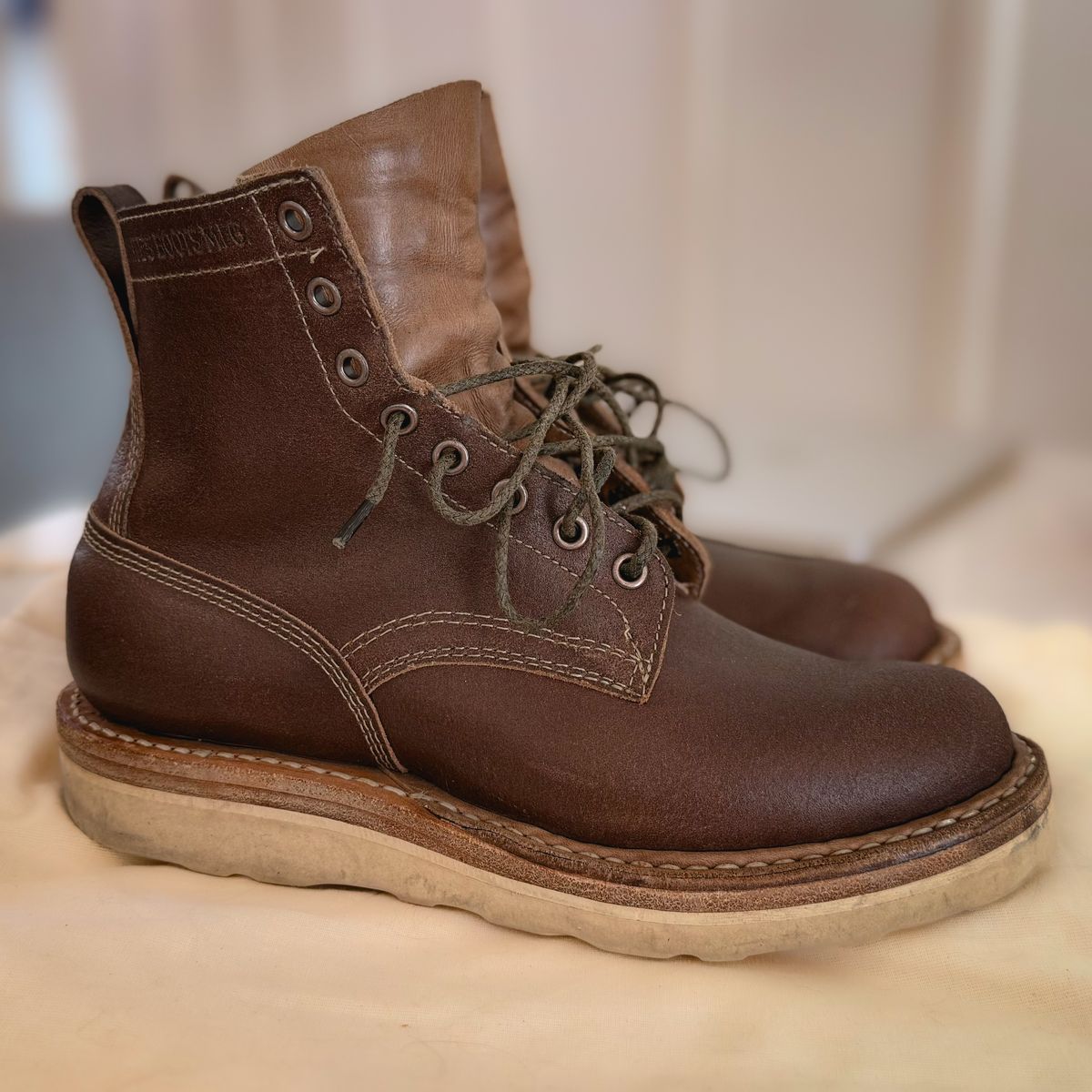 Photo by stuntman on February 1, 2025 of the White's 350 Cruiser in Horween Natural Waxed Flesh.