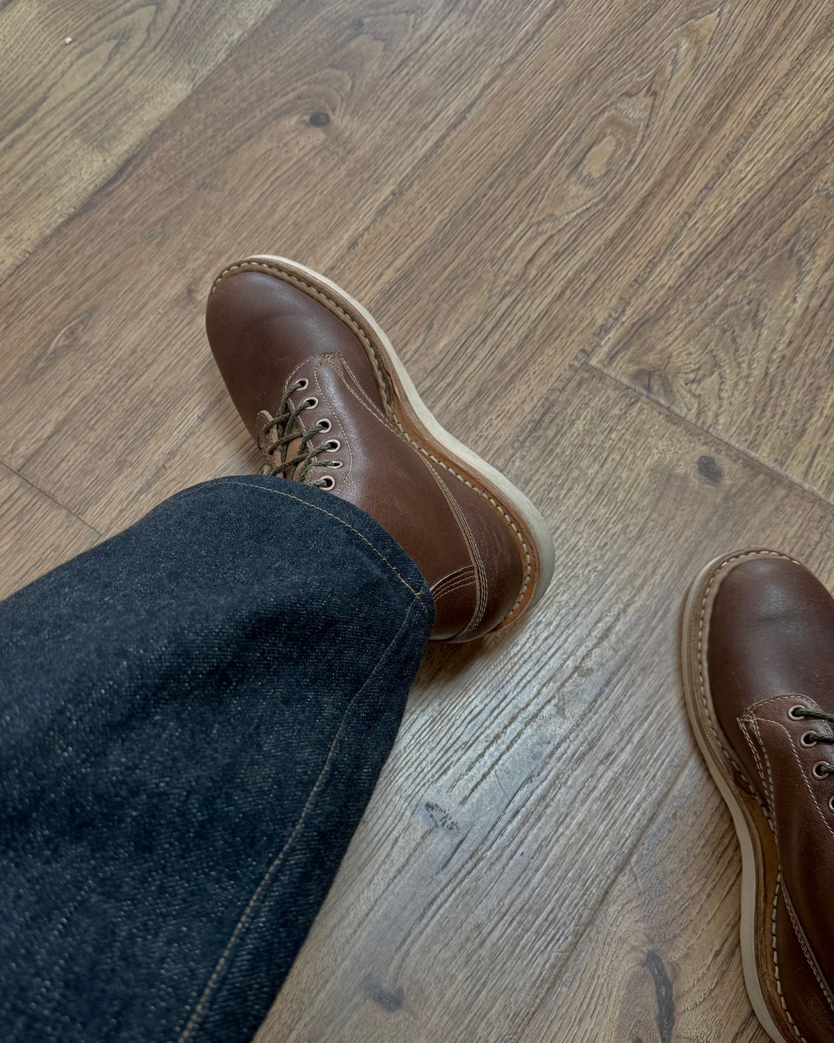 Photo by stuntman on February 10, 2025 of the White's 350 Cruiser in Horween Natural Waxed Flesh.