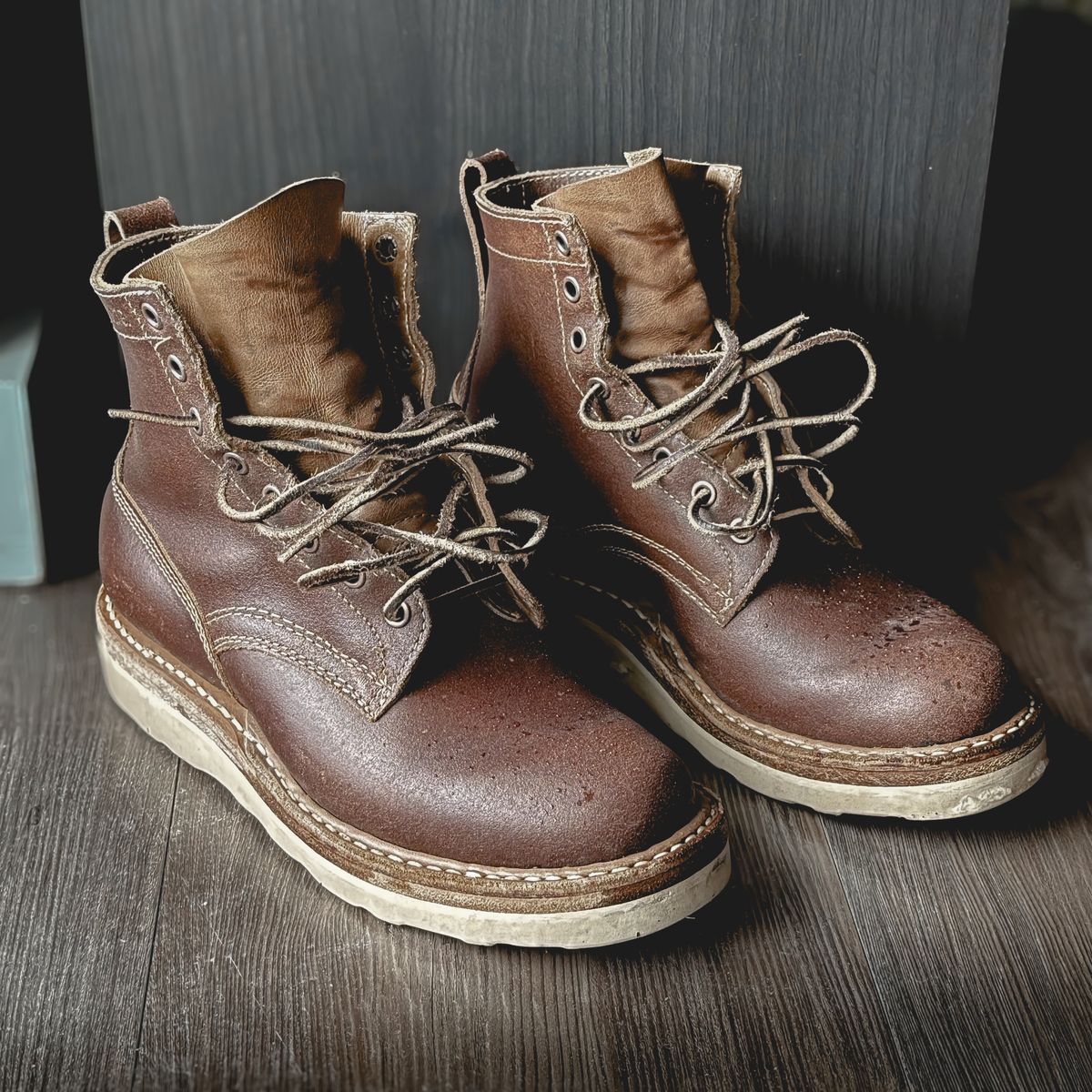 Photo by stuntman on April 12, 2025 of the White's 350 Cruiser in Horween Natural Waxed Flesh.