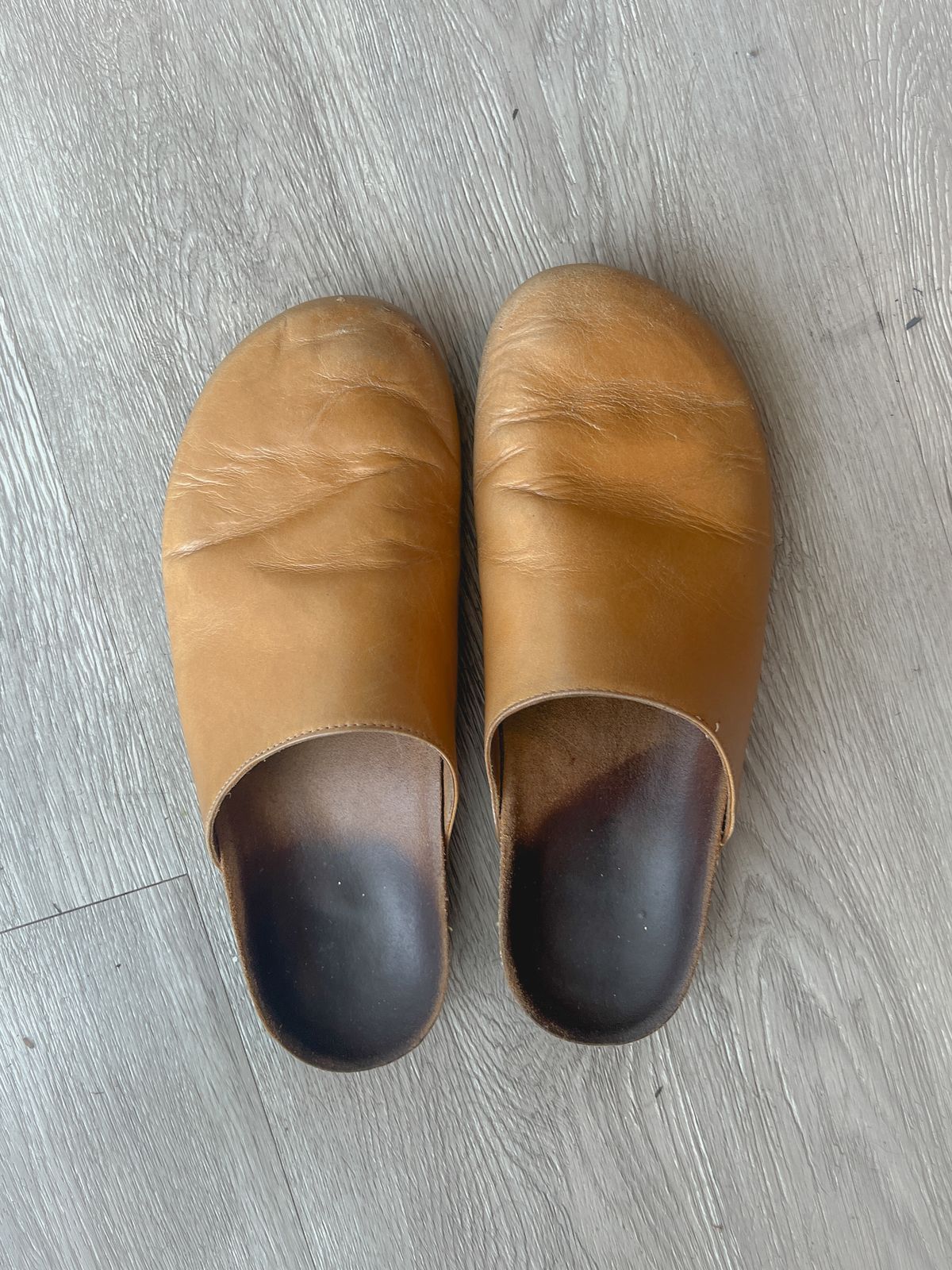 Photo by stuntman on April 23, 2024 of the 3sixteen Calf Leather Mules in Natural Calf Leather.