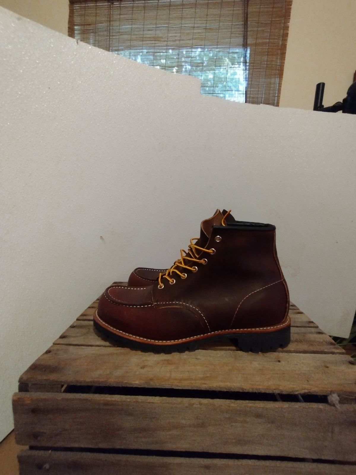 Photo by jcadamsdogtrainer on October 1, 2023 of the Red Wing Roughneck in S.B. Foot Briar Oil Slick.