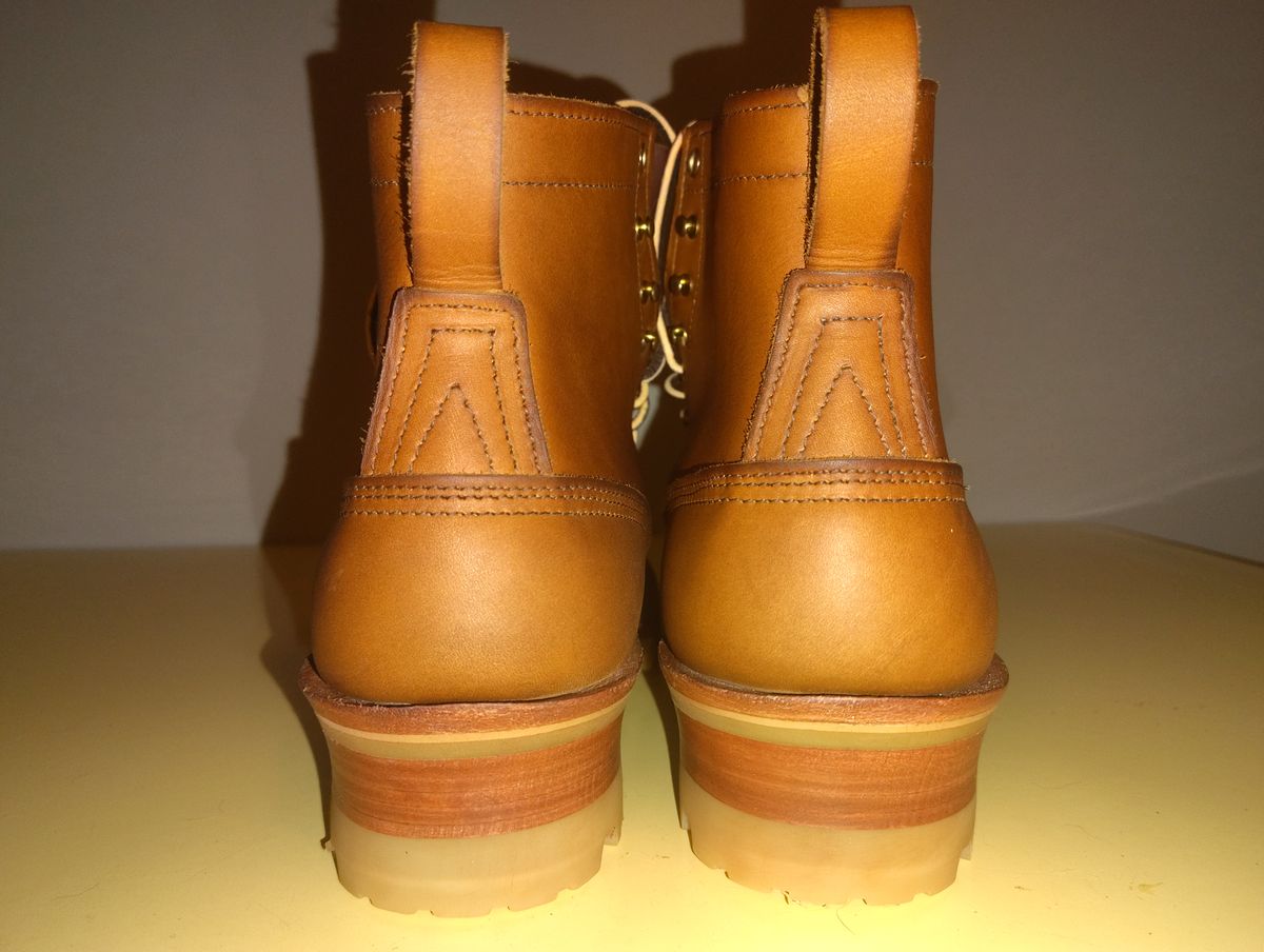 Photo by jcadamsdogtrainer on October 2, 2025 of the Nicks BuilderPro in Seidel 1964 Tan.