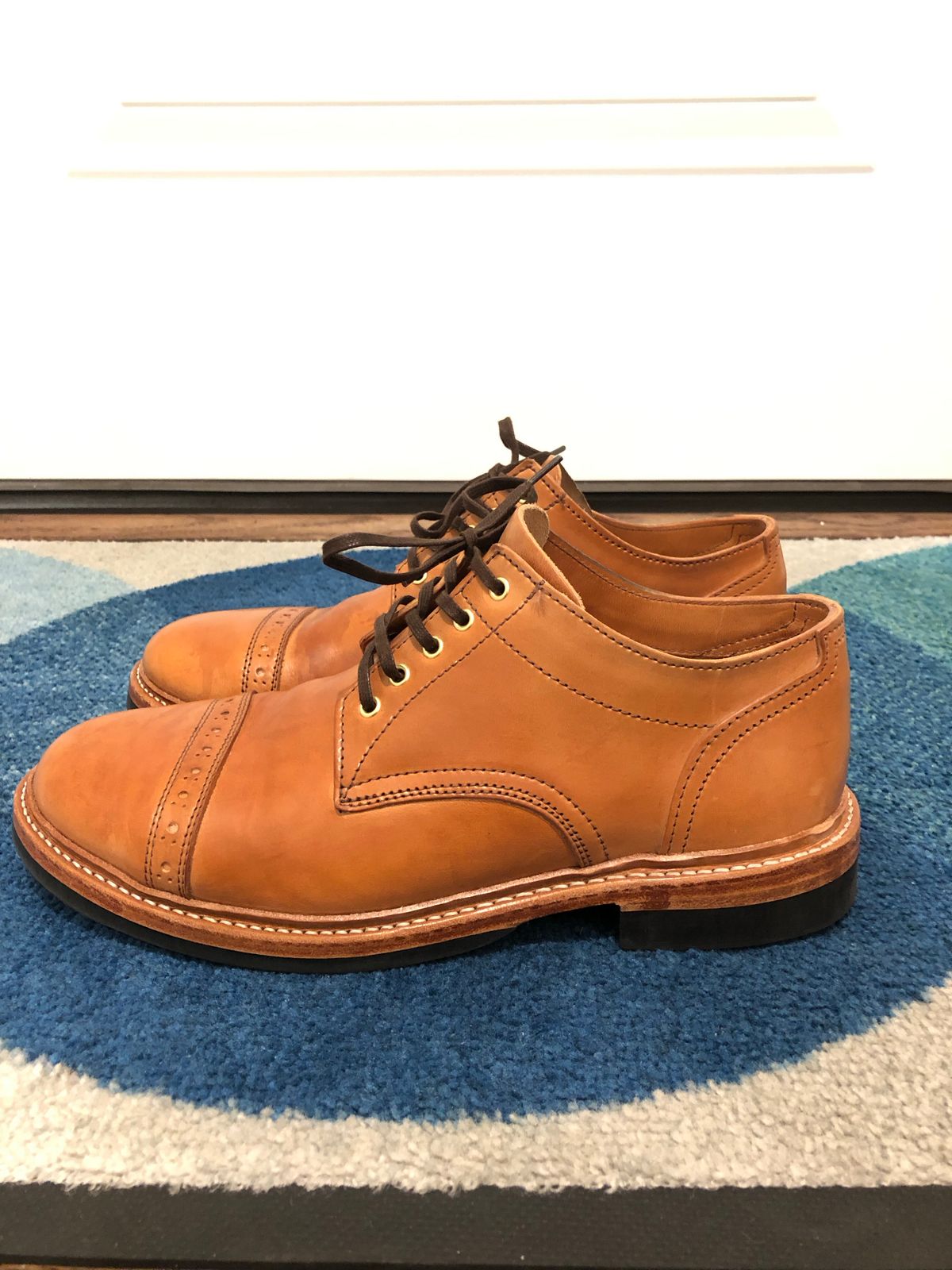 Photo by ShoebieDoobie on November 6, 2022 of the Oak Street Bootmakers Trench Oxford in Maryam Natural Horsebutt.