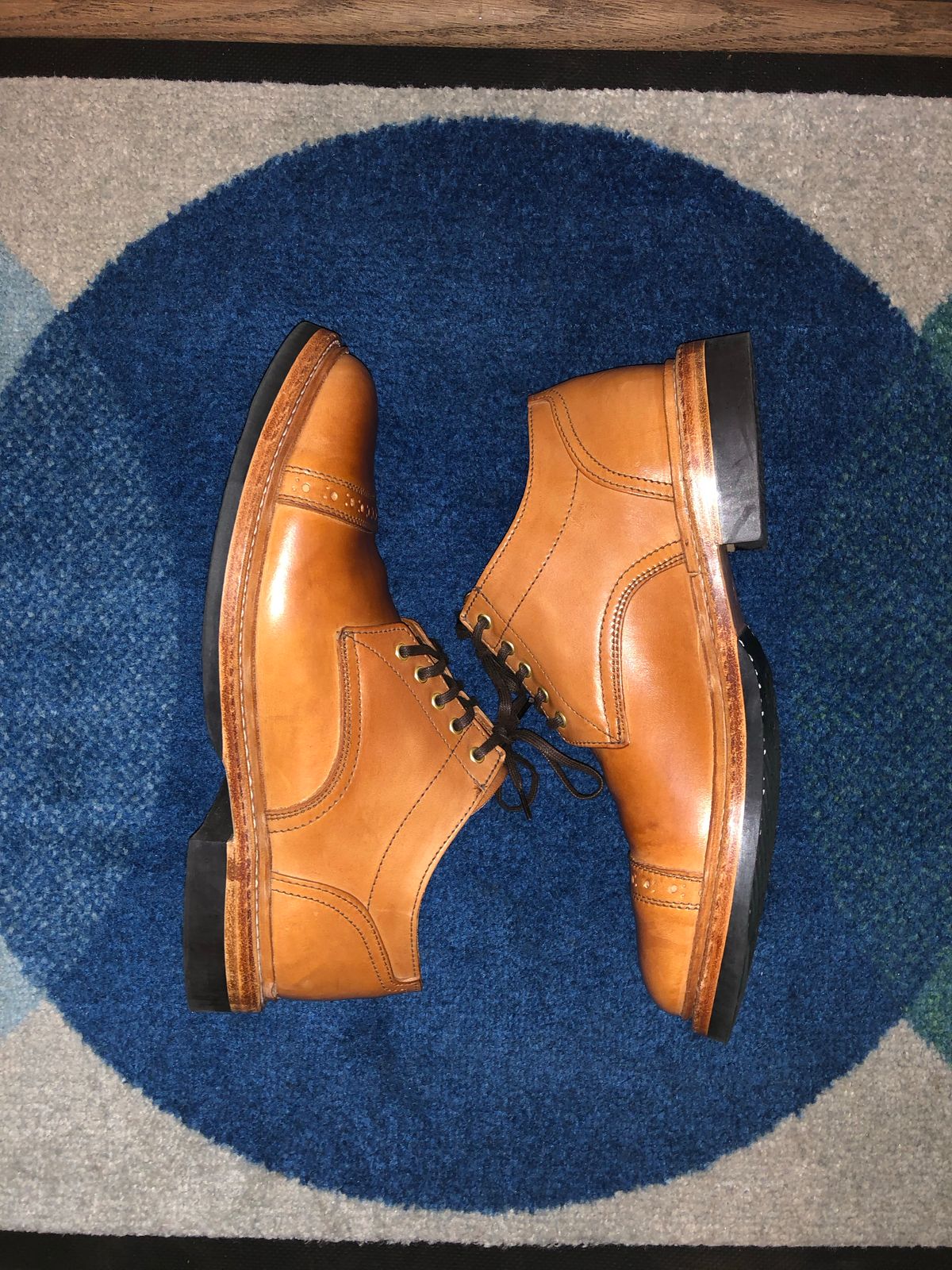 Photo by ShoebieDoobie on November 6, 2022 of the Oak Street Bootmakers Trench Oxford in Maryam Natural Horsebutt.