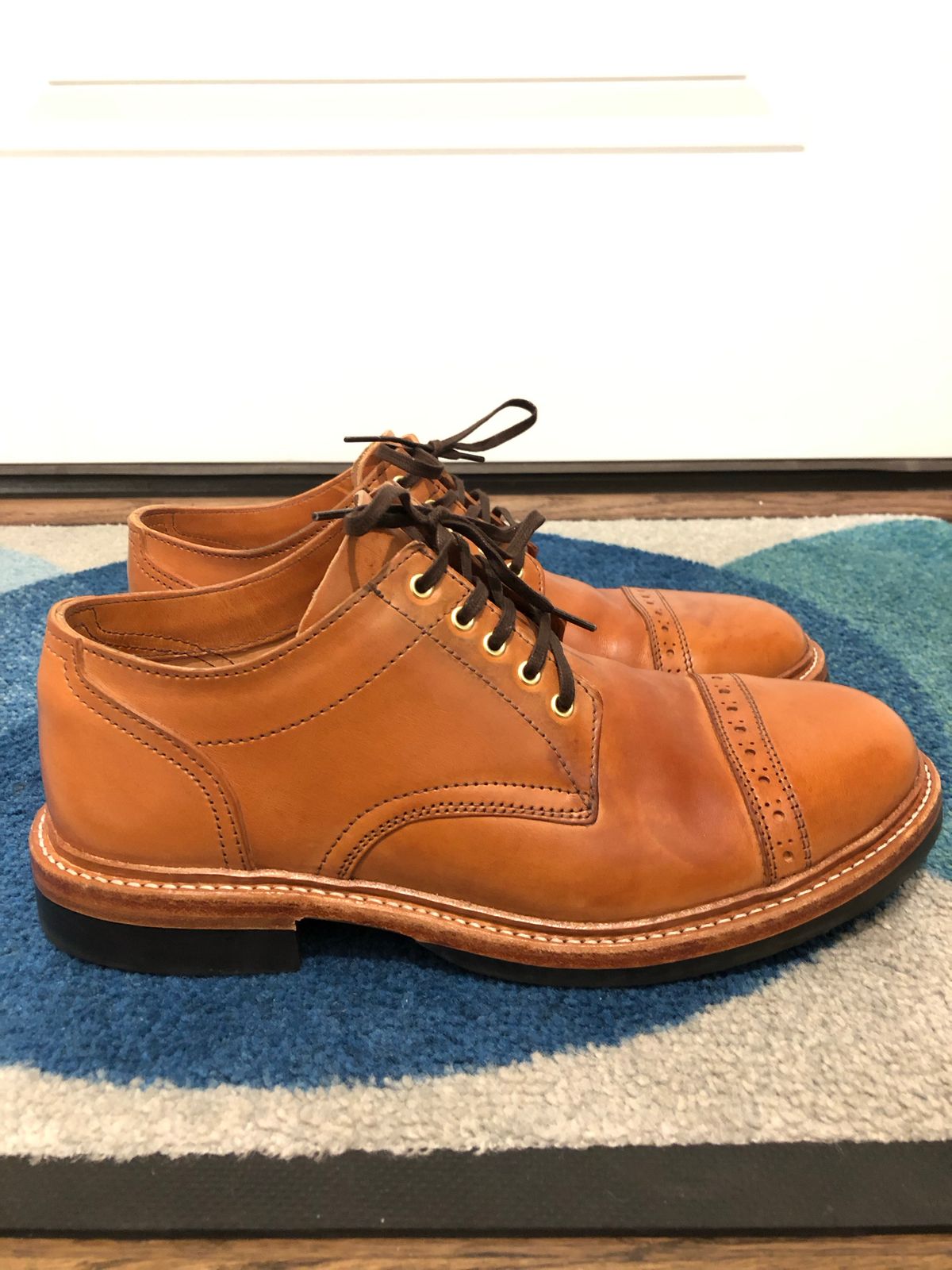 Photo by ShoebieDoobie on November 6, 2022 of the Oak Street Bootmakers Trench Oxford in Maryam Natural Horsebutt.