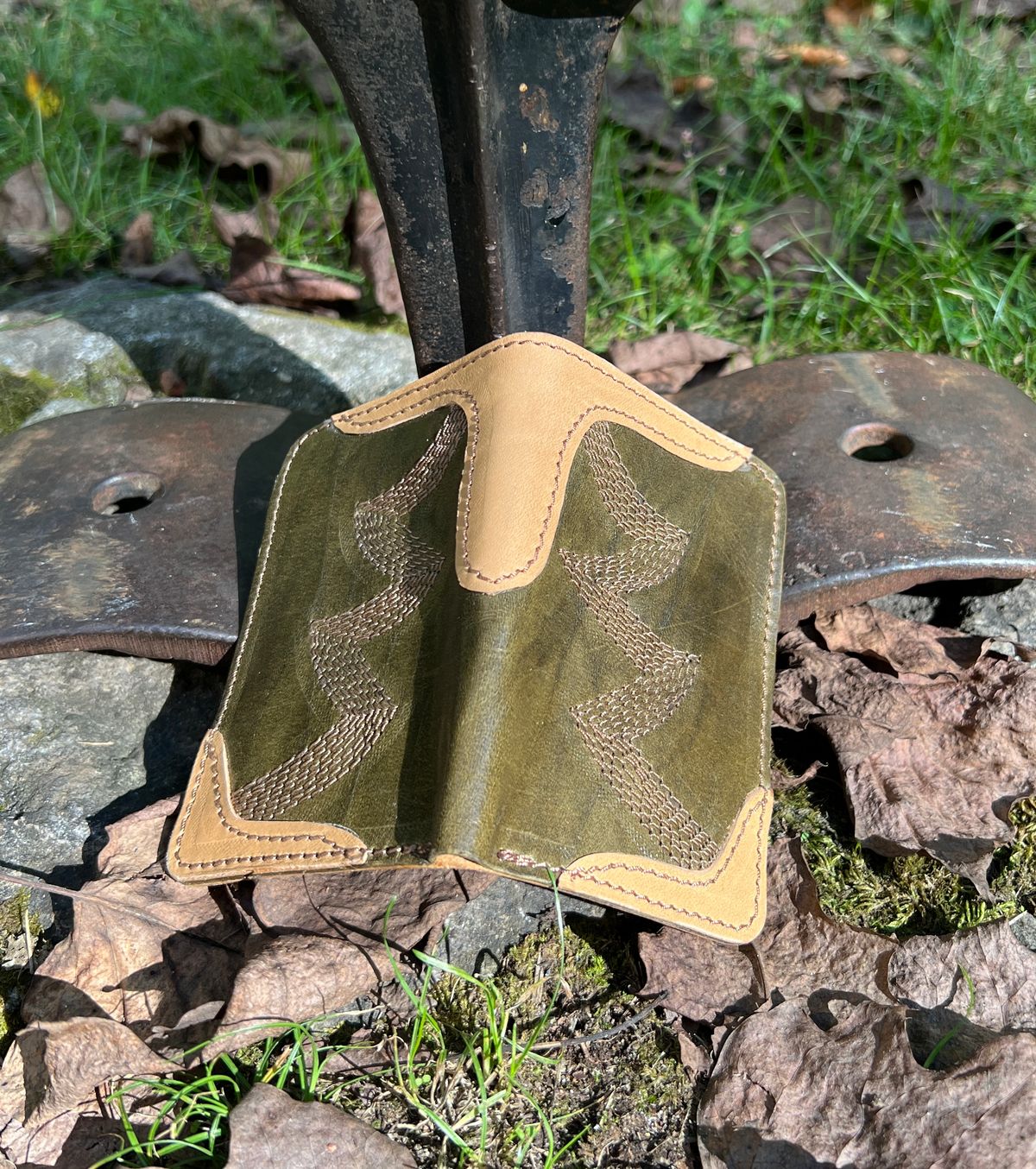 Photo by davecorey on October 1, 2025 of the Oldspeed MFG Western Wallet in Wickett & Craig Olive Traditional Harness.