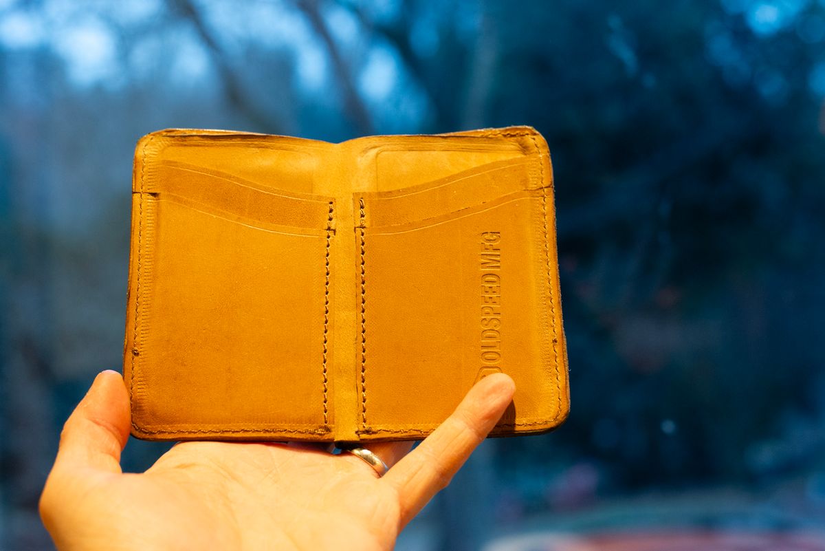 Photo by davecorey on January 6, 2026 of the Oldspeed MFG Western Wallet in Wickett & Craig Olive Traditional Harness.