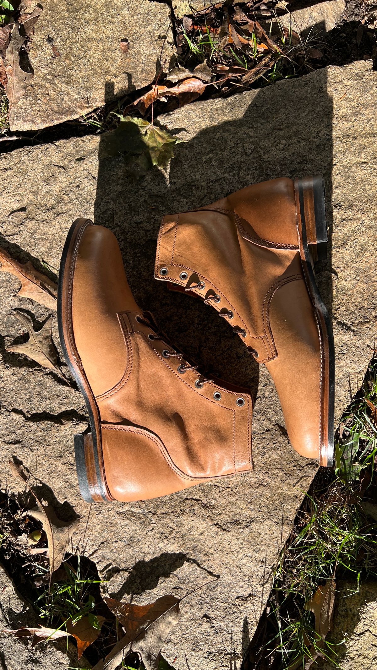 Photo by davecorey on October 1, 2023 of the Oldspeed Service Boot 6” in Horween Tan Latigo.