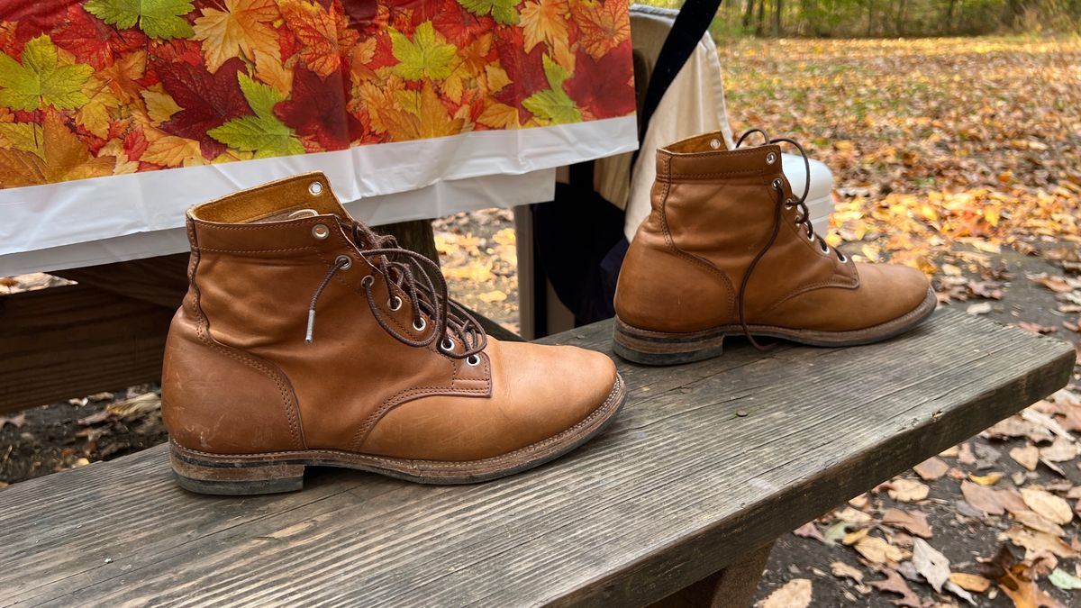Photo by davecorey on November 5, 2023 of the Oldspeed Service Boot 6” in Horween Tan Latigo.