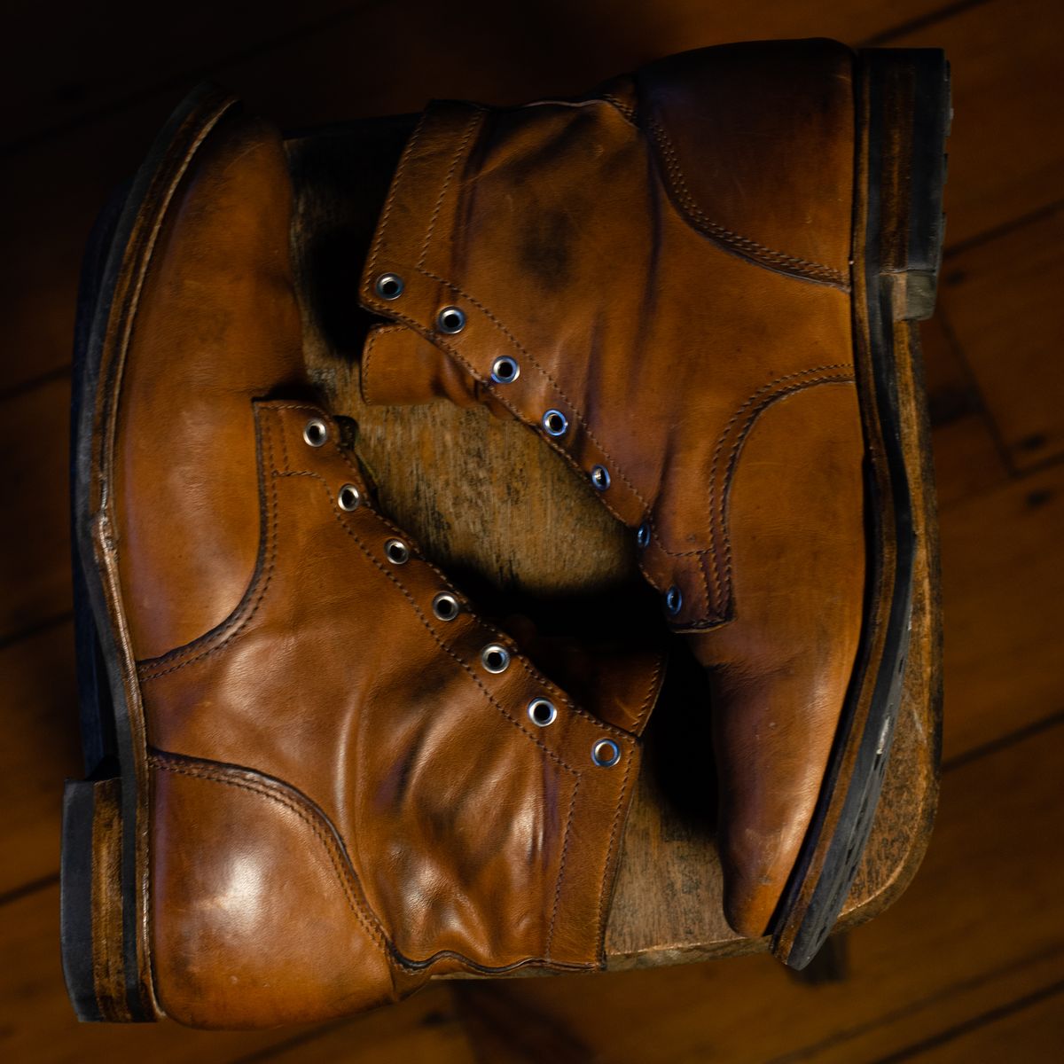 Photo by davecorey on April 5, 2024 of the Oldspeed Service Boot 6” in Horween Tan Latigo.