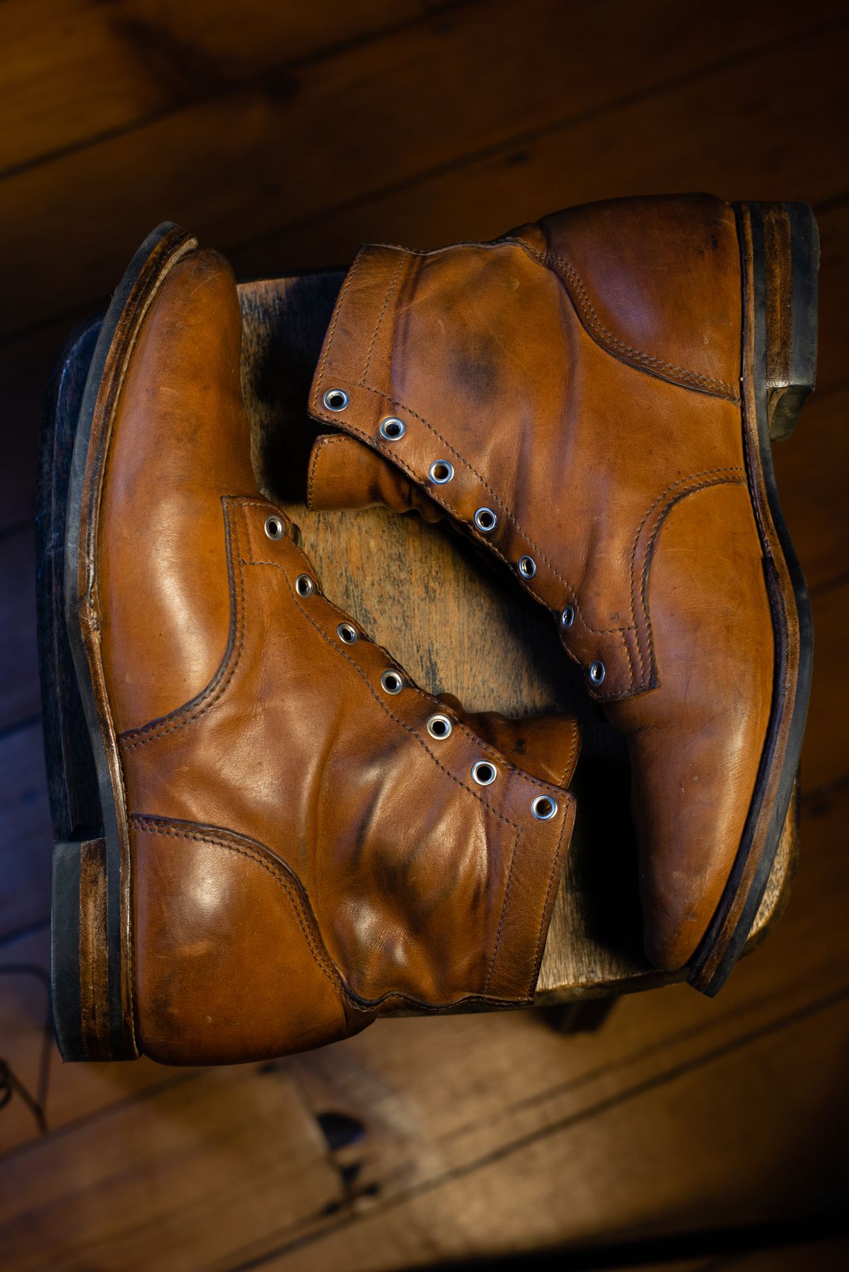 Photo by davecorey on April 5, 2024 of the Oldspeed Service Boot 6” in Horween Tan Latigo.