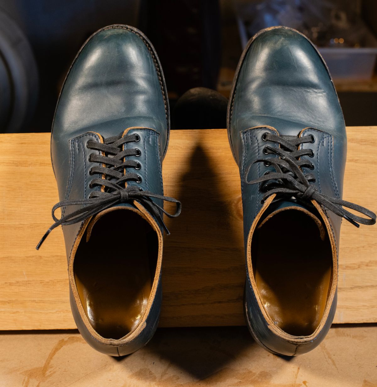 Photo by davecorey on January 6, 2026 of the Oldspeed MFG Shoe in Horween Navy Chromexcel Strips.