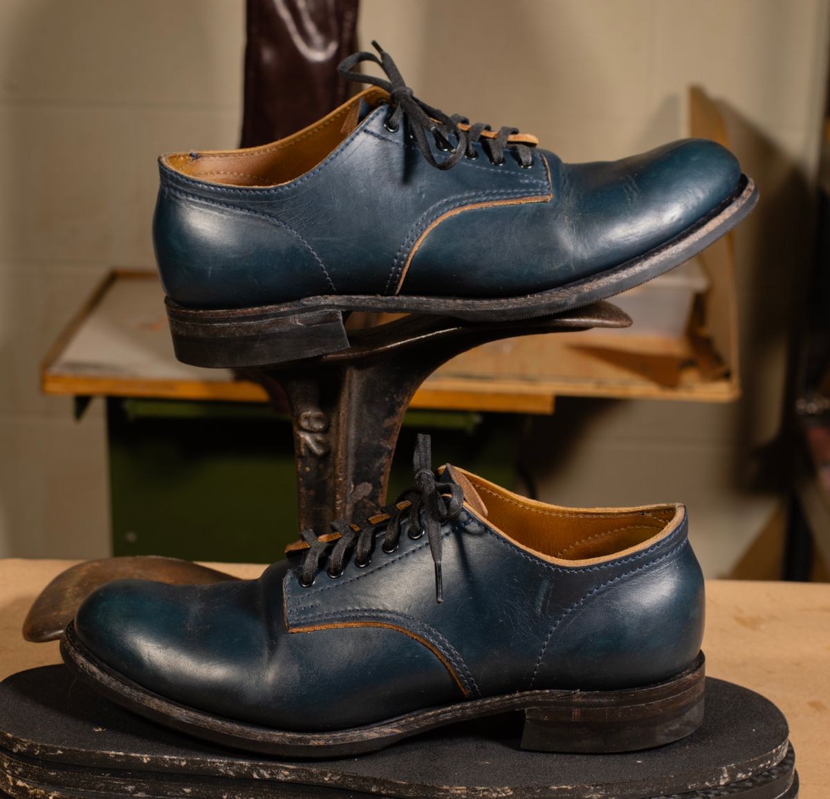 Photo by davecorey on March 5, 2026 of the Oldspeed MFG Shoe in Horween Navy Chromexcel Strips.